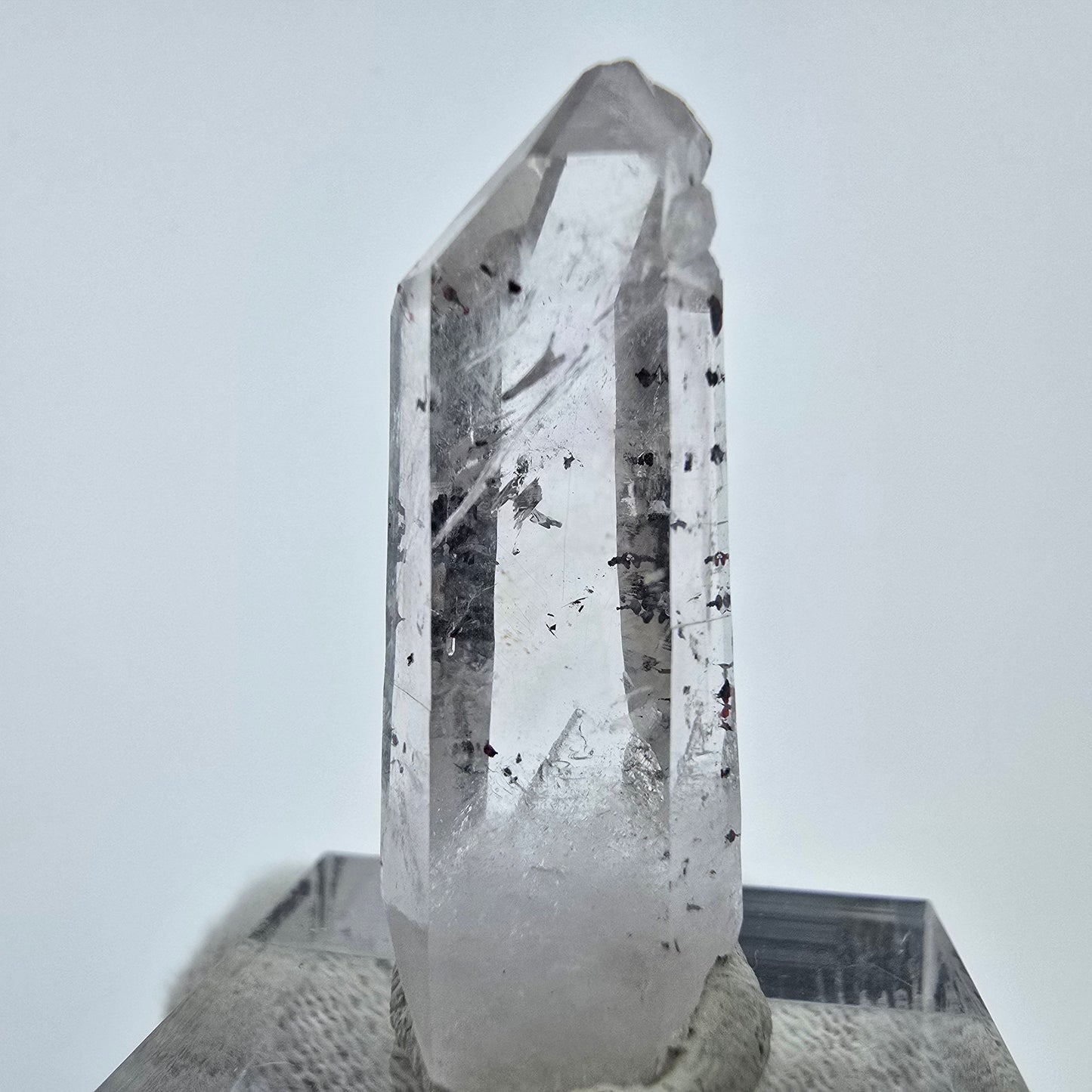 Cristal de quartz fantôme Harlequin, Streep Mine, Goboboseb, Namibie, 32 x 10 x 11 mm
