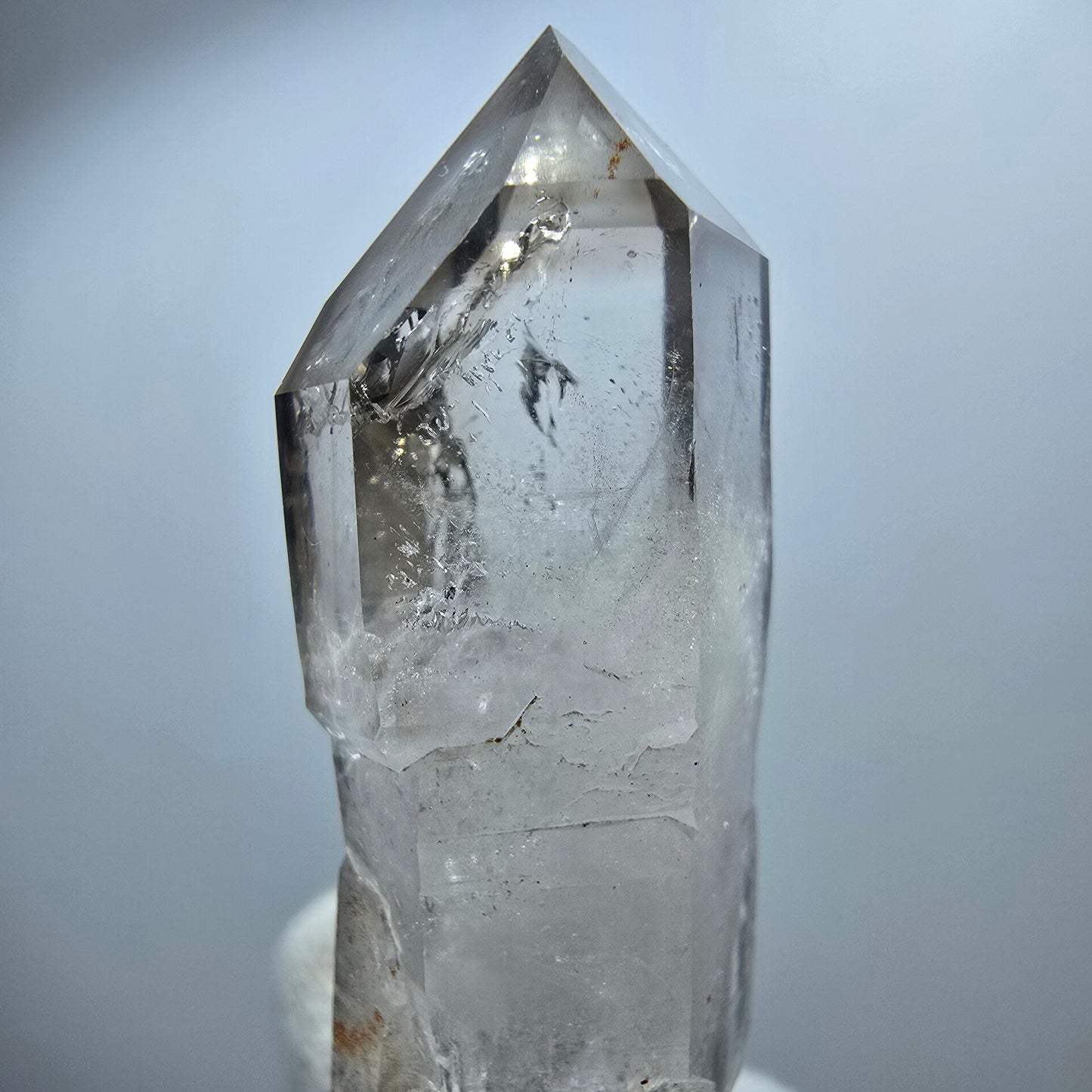 Sceptre en quartz fumé fantôme transparent, DT Point Goboboseb, Namibie, 47 x 16 x 15 mm