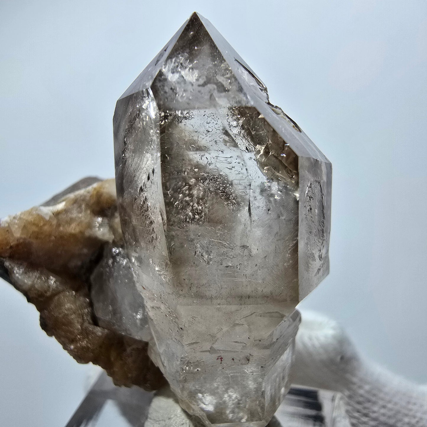 Amas de quartz fumé fantôme transparent, Goboboseb, Namibie, 39 x 36 x 28 mm