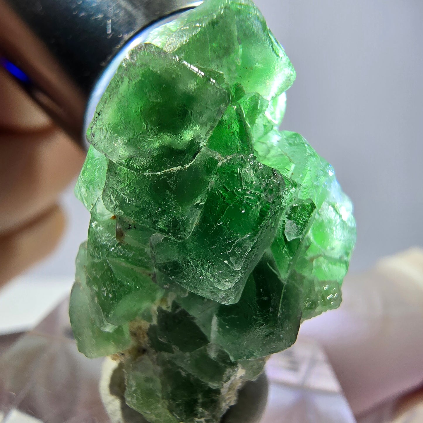 Cube de fluorite fantôme, muscovite et tourmaline Schorl, spécimen d'Erongo, Namibie, 29 x 19 x 17 mm