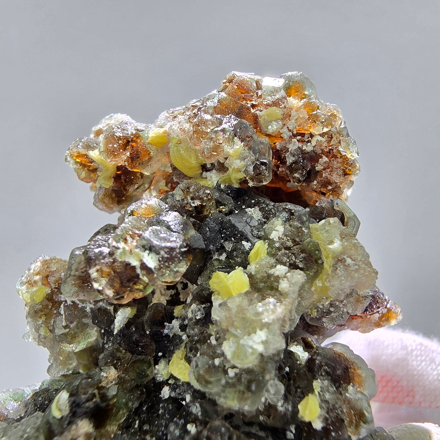 Phantom Fluorit Würfel grün braun, Muskovit Stufe Erongo, Namibia 47*43*27mm