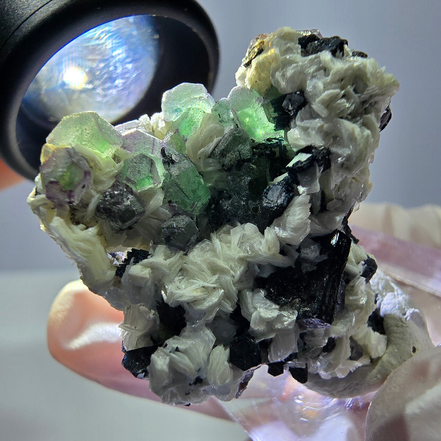 Cube de fluorite fantôme, zonal, muscovite, spécimen de tourmaline Schorl, Erongo, Namibie, 36 x 31 x 22 mm