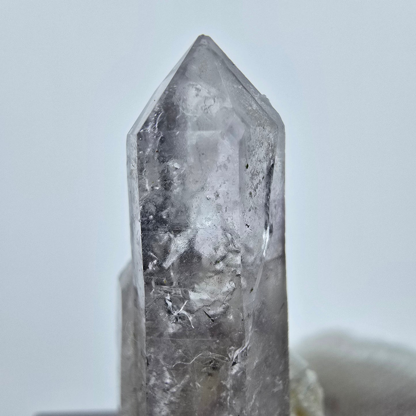 Phantom Amethyst mit UV Calcit aus Goboboseb, Namibia 33*16*14mm, Sammlung