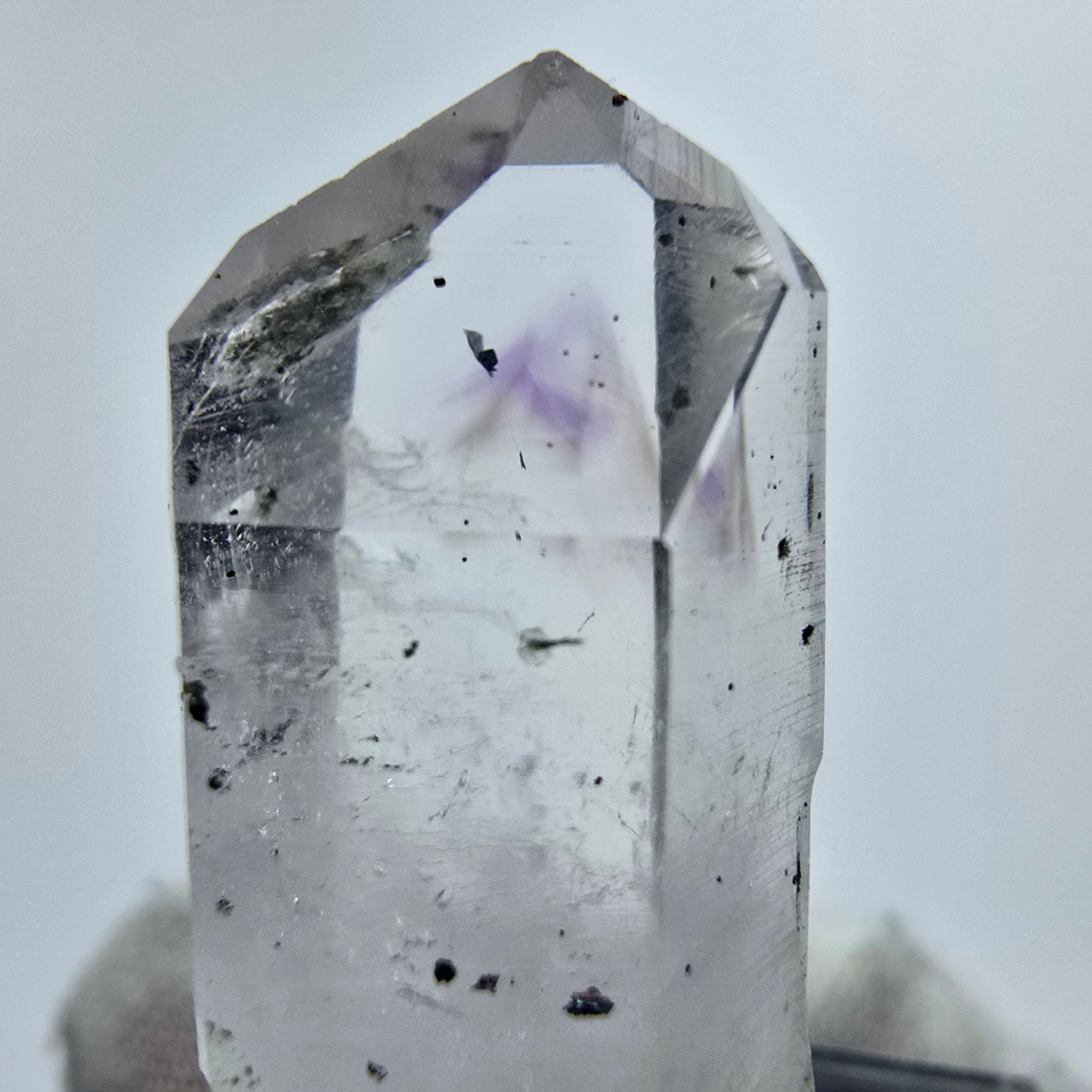 Phantom Amethyst Kristall mit Hämatit Streep Mine Goboboseb Namibia 33*14*13mm