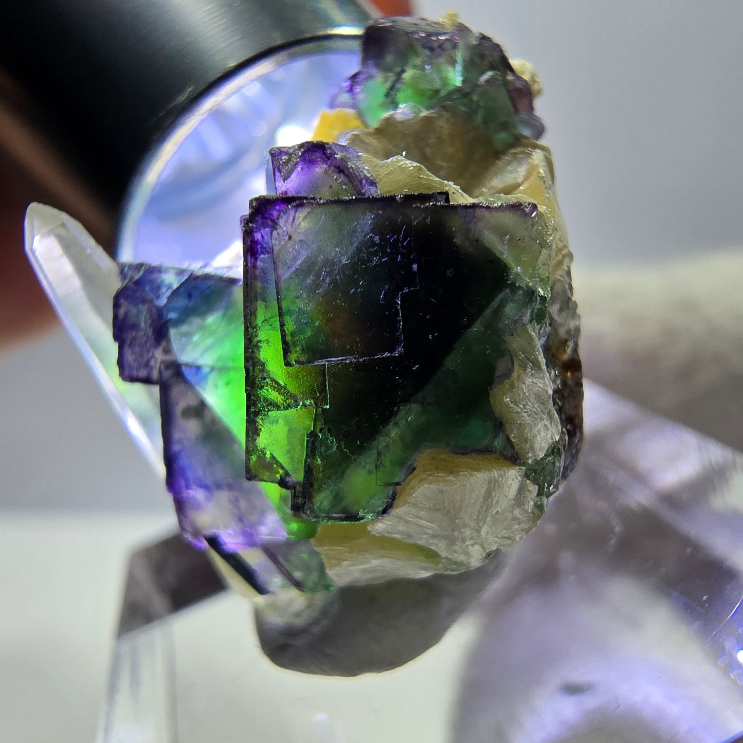 Cubes de fluorite fantôme, muscovite, quartz fumé, hyalite, Erongo, Namibie, 20 x 17 x 16 mm