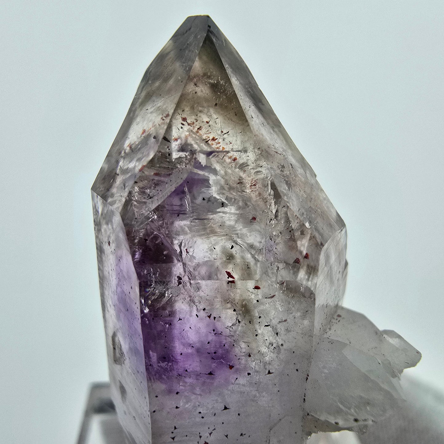 Harlekin Phantom Amethyst Zepter Stufe Goboboseb, Namibia 40*22*16mm, Sammlung
