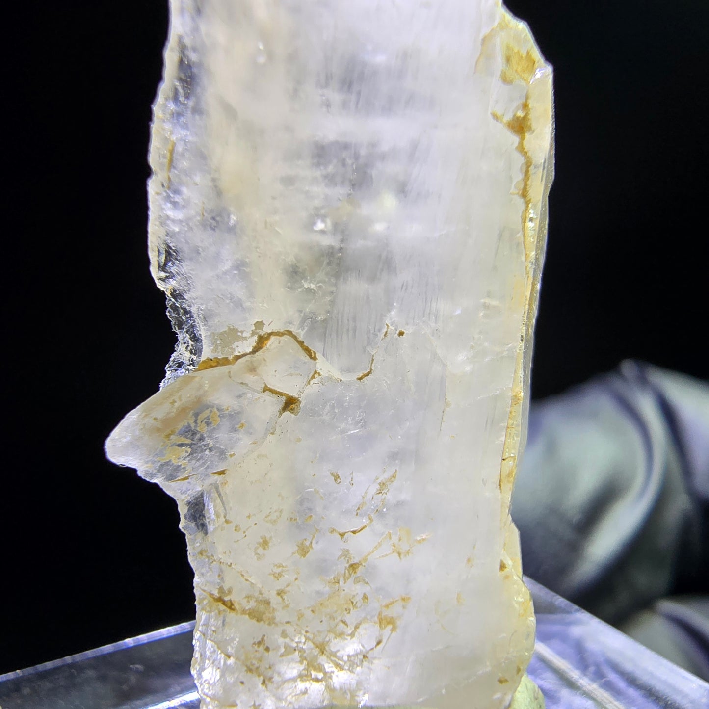 Seltener Kunzit Spodumen Kristall weiß UV Mineral 41*15*6mm Brasilien Sammlung