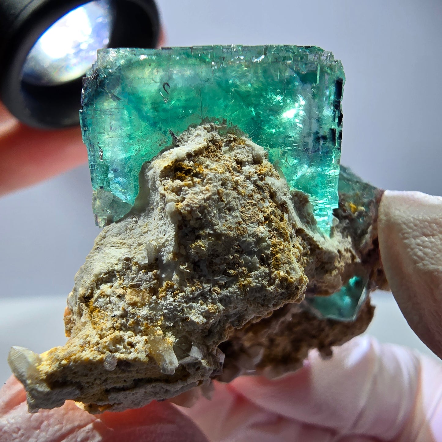 Spécimen de cube de fluorite fantôme, parqueté vert violet Okorusu, Namibie 46*37*36 mm