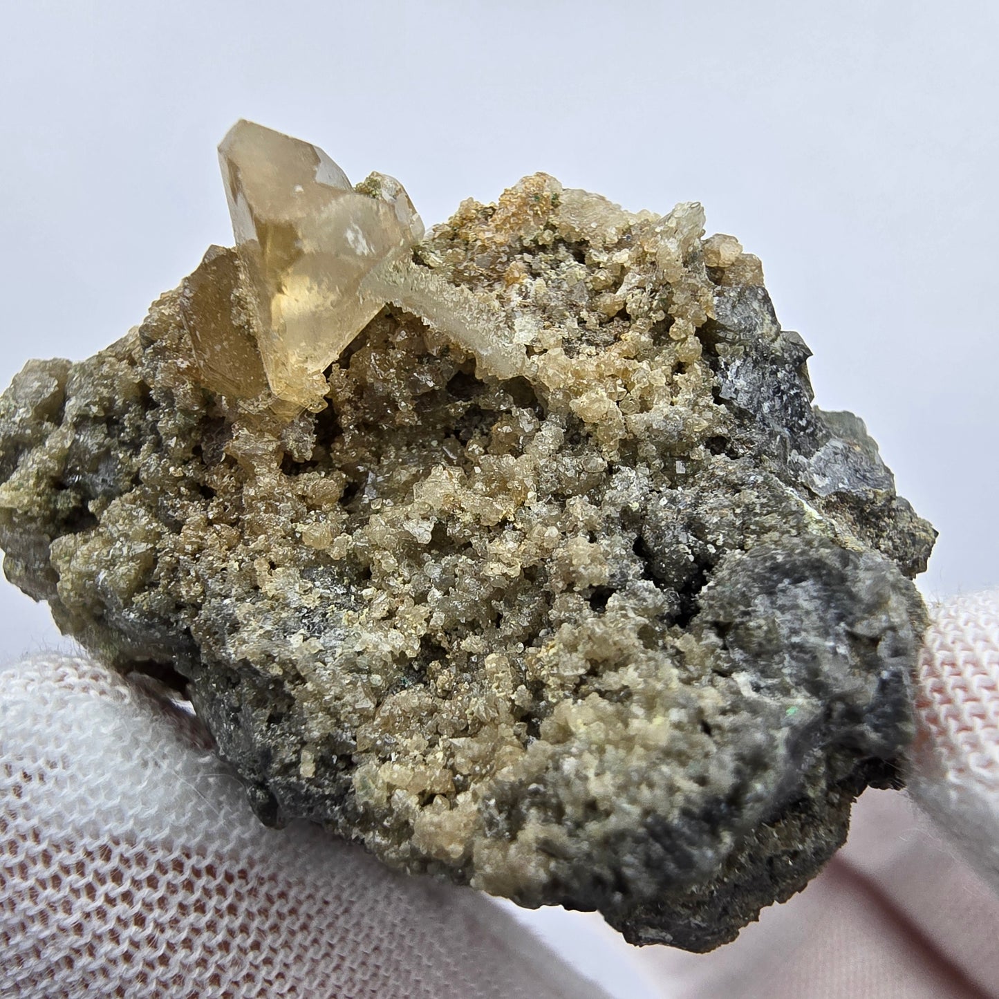 Seltene UV Calcit, Dioptas auf Quarz Stufe Kaokoveld Namibia 40*31*26mm Sammlung