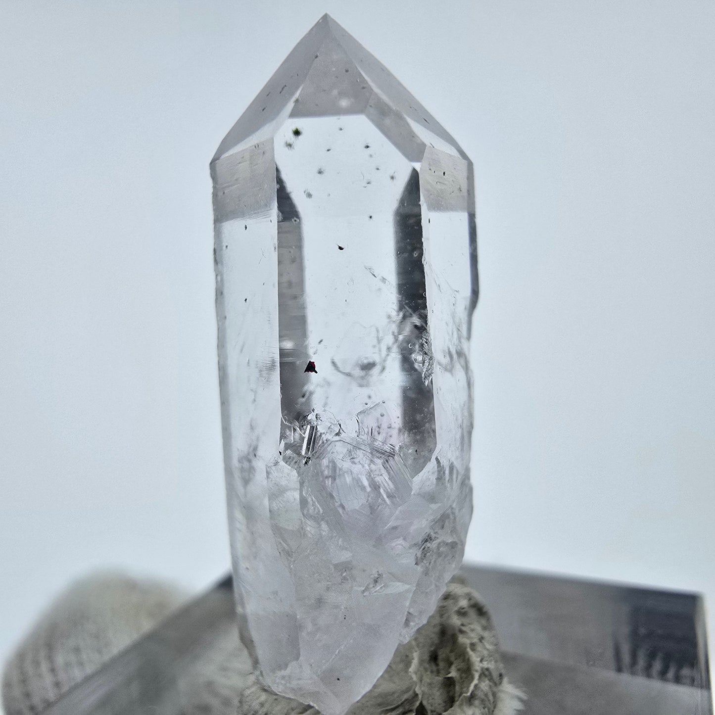 Cristal d'améthyste hématite fantôme Streep Mine, Goboboseb, Namibie 31 x 12 x 11 mm