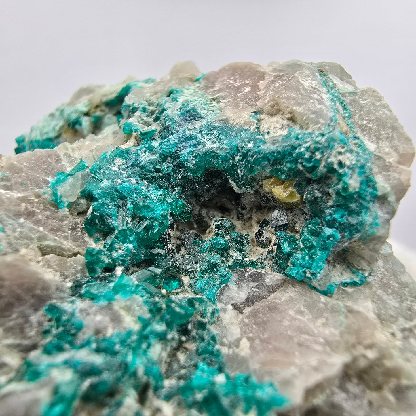 Seltene Dioptas auf Quarz Stufe Kaokoveld, Namibia 52*44*32mm Mineraliensammlung
