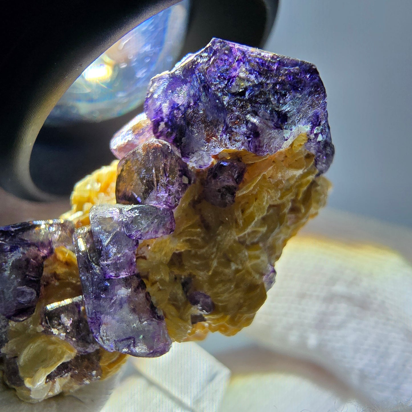 Bunte Phantom Fluorit Würfel, Muskovit Stufe Erongo, Namibia 32*17*15mm