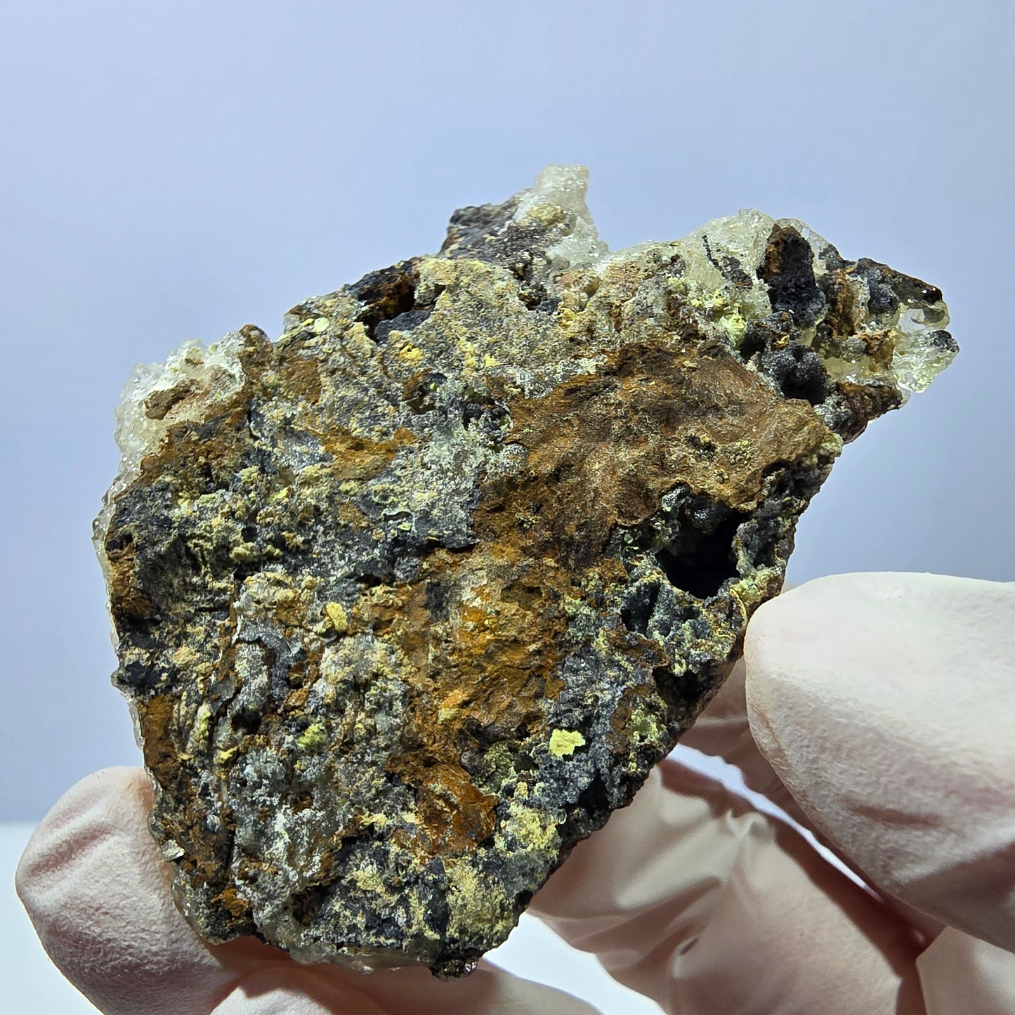 Spécimen rare d'opale hyalite et de tourmaline Schorl, Erongo, Namibie, 62 x 43 x 21 mm