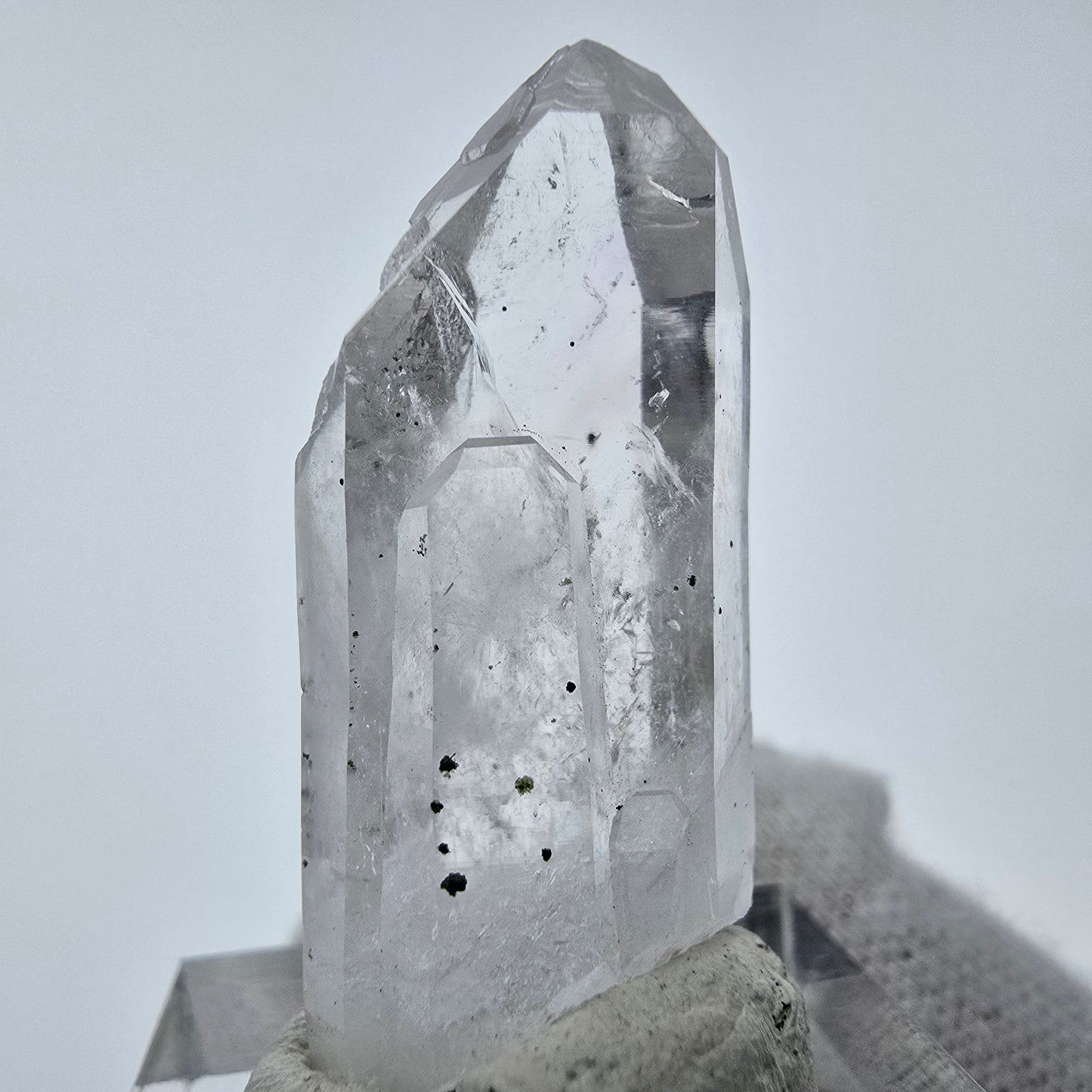 Klarer Phantom Hämatit Quarz Kristall Streep Mine, Goboboseb, Namibia 36*14*12mm