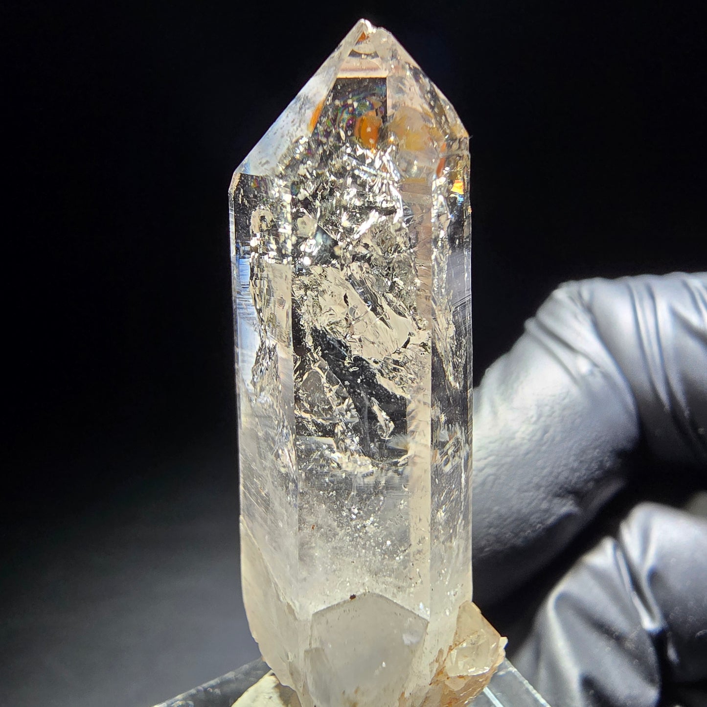 Klare Rauchquarz Spitze mit orangenem Eisen Goboboseb, Namibia 46*16*16mm