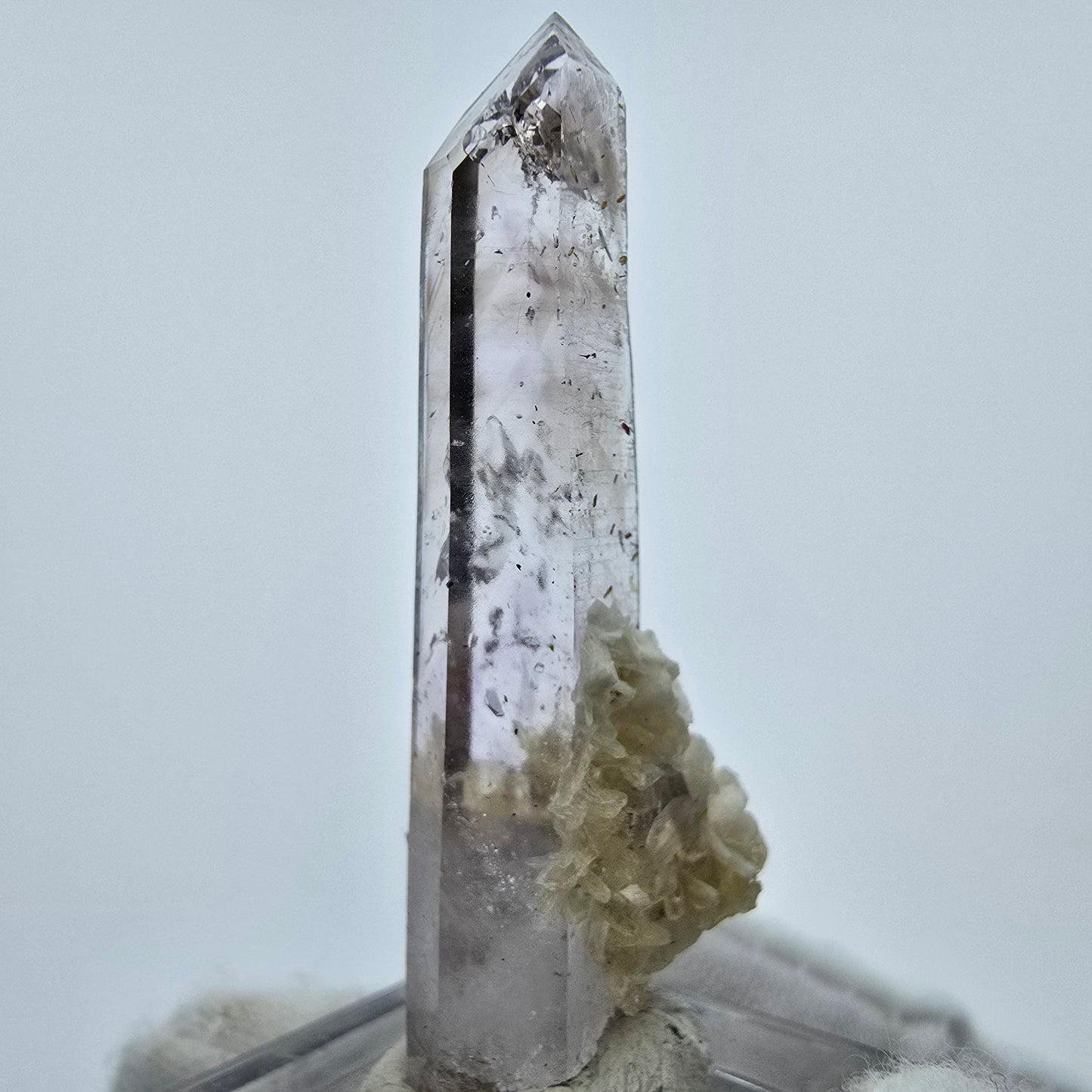 Phantom Amethyst mit Stilbit Stufe Goboboseb, Namibia 45*22*13mm Sammlung