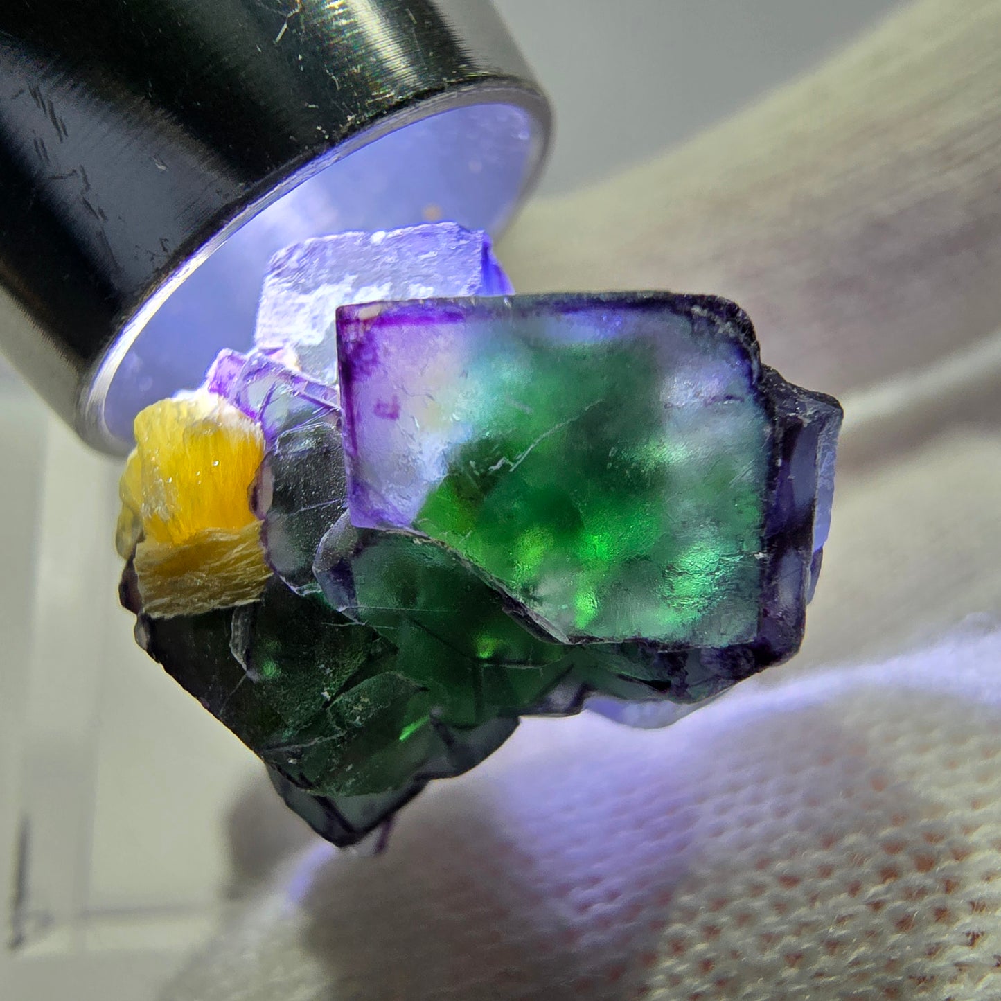 Fluorite fantôme zonale, muscovite, tourmaline Schörl, quartz fumé Erongo, Namibie 27*20*17 mm