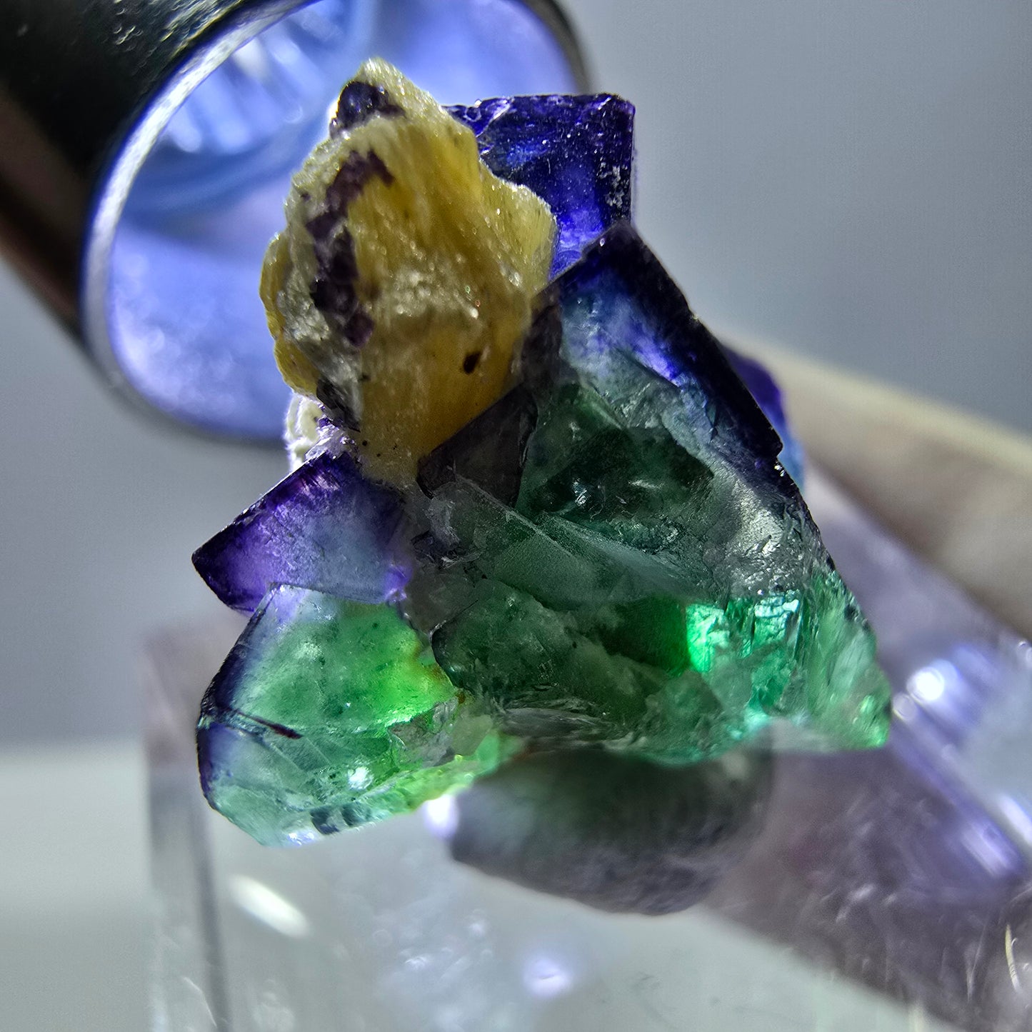 Cube de fluorite fantôme, zonal, spécimen de muscovite, Erongo, Namibie, 21 x 20 x 17 mm