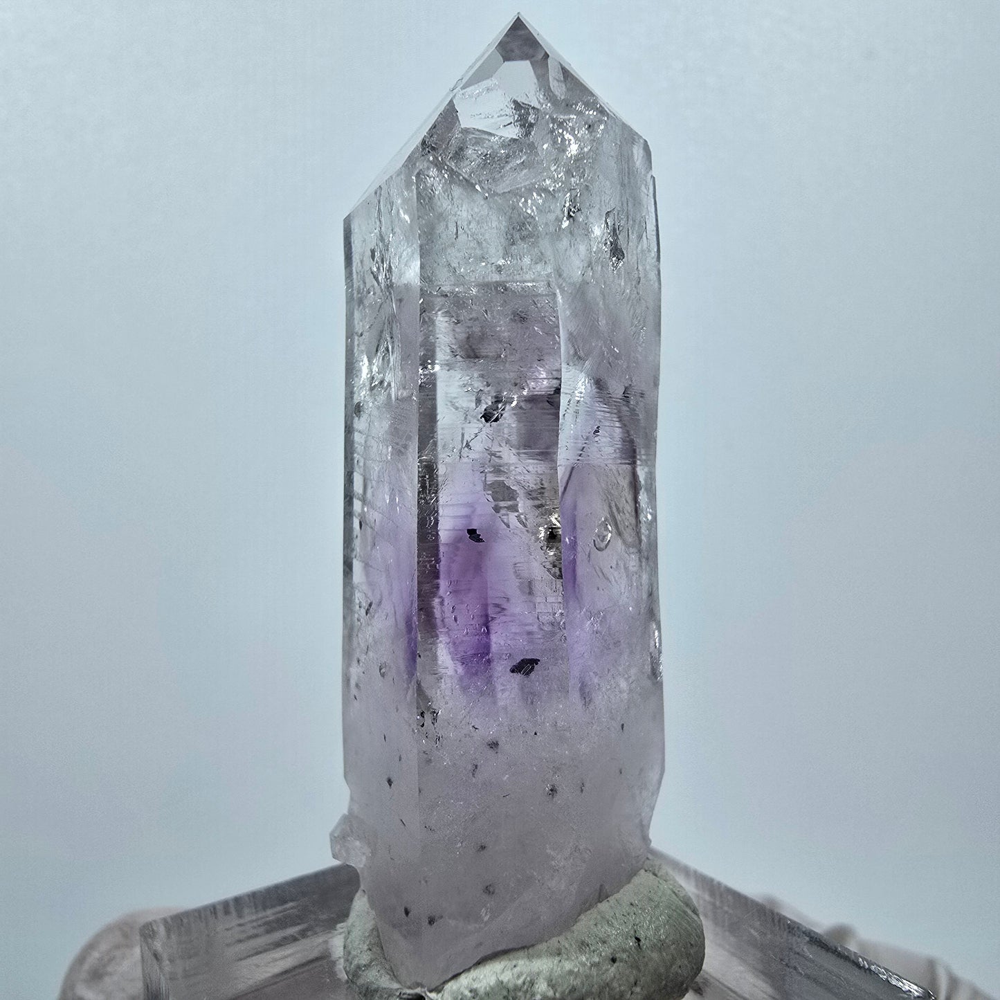 Améthyste fantôme, mine d'hématite Point Streep, Goboboseb, Namibie, 48 x 21 x 14 mm