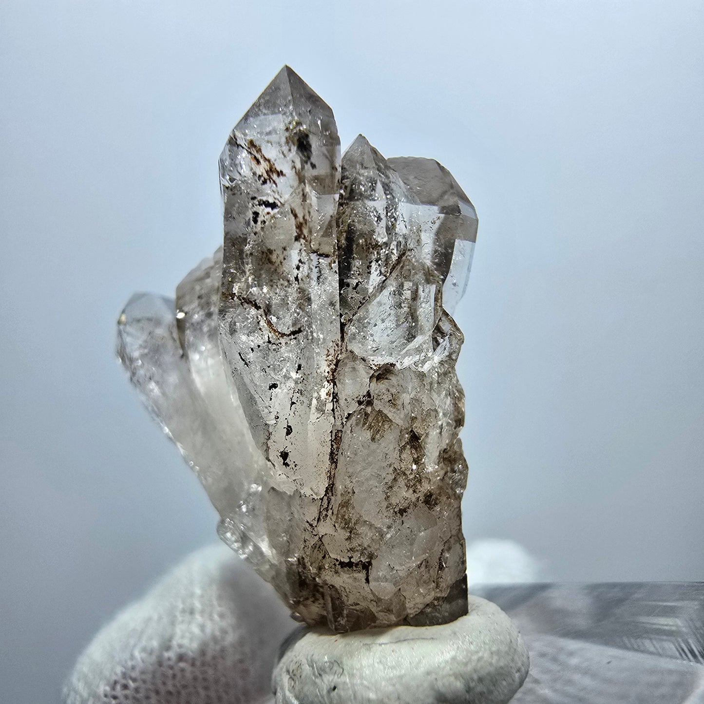 Amas de quartz fumé fantôme transparent, Goboboseb, Namibie, 31 x 25 x 13 mm