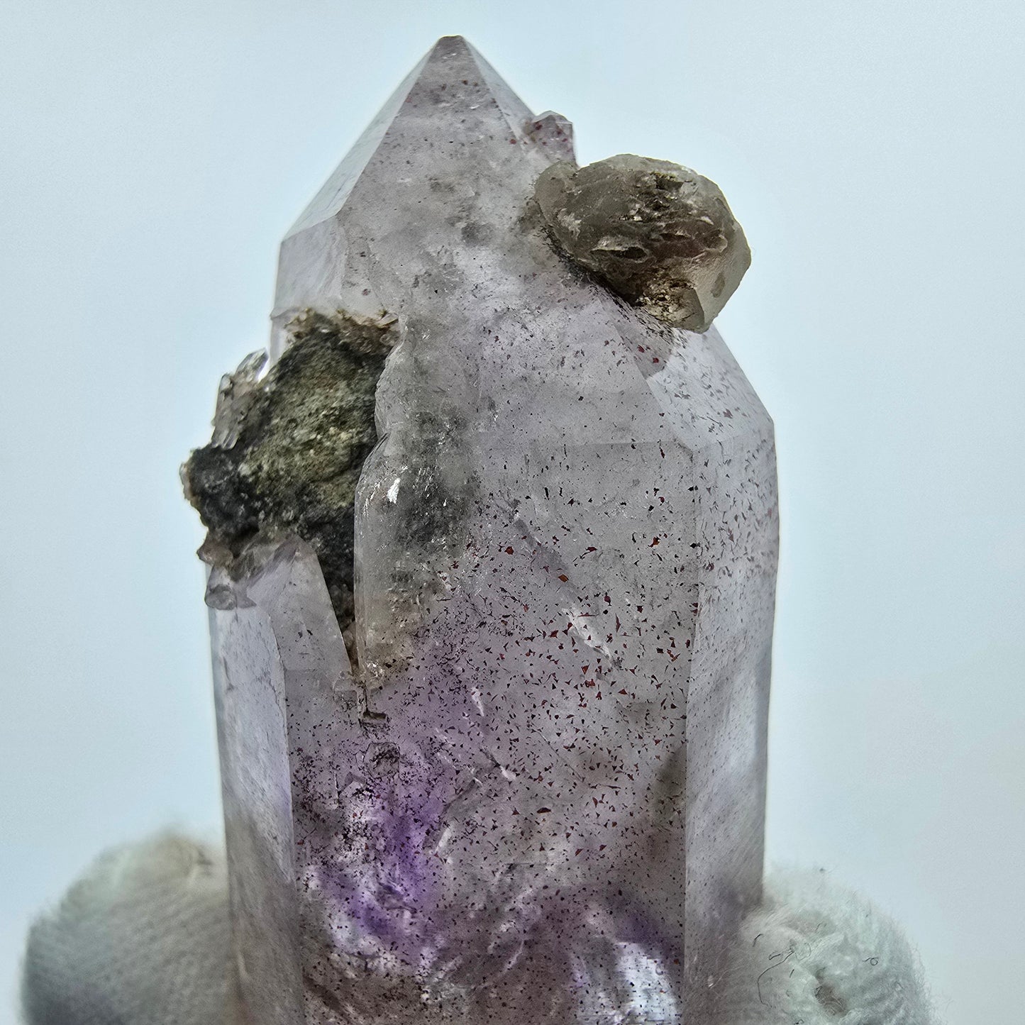 Harlekin Amethyst DT Zepter, UV Calcit Streep Mine Goboboseb Namibia 65*24*26mm