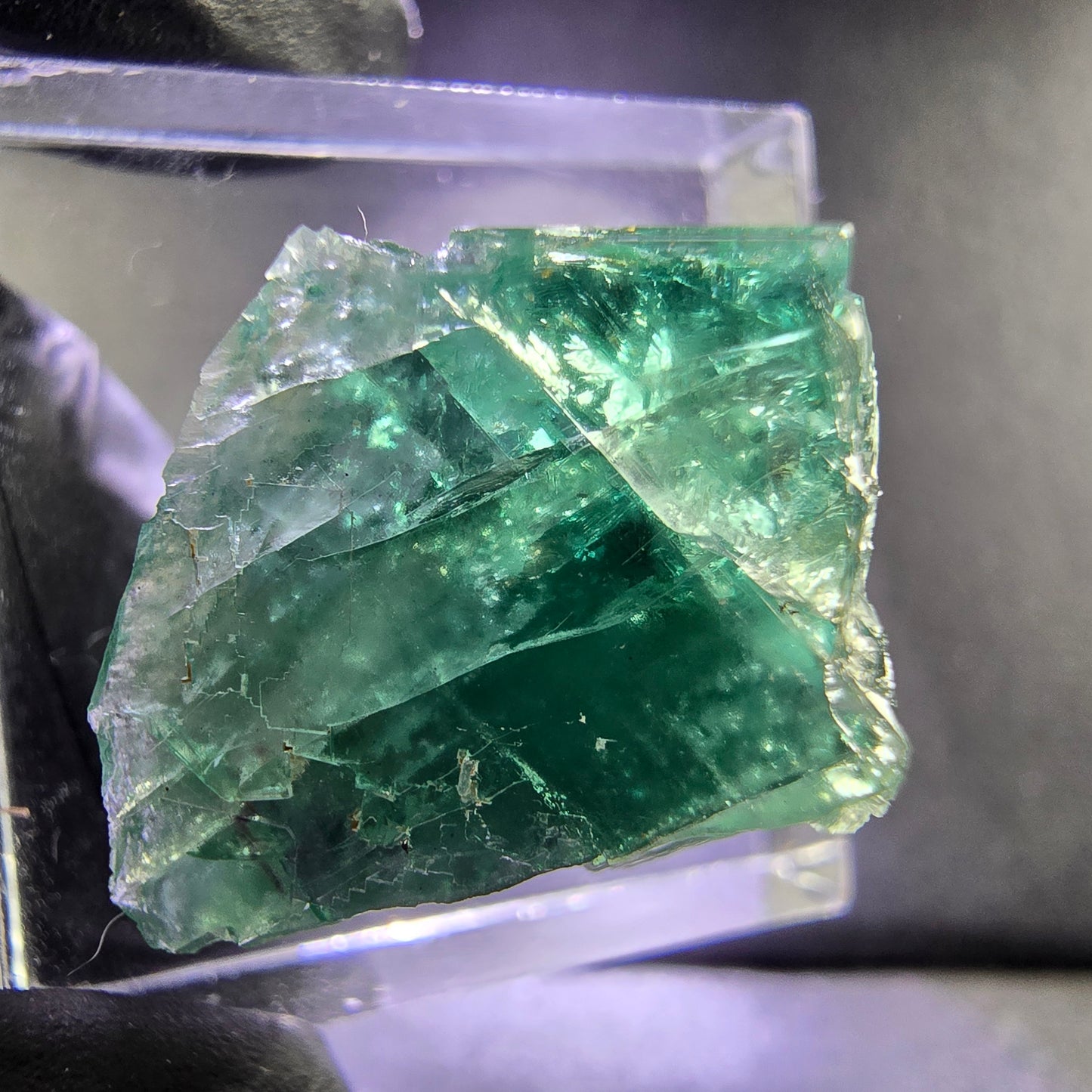 Klarer Fluorit Würfel grün 23*18*13mm Okorusu, Namibia Mineraliensammlung