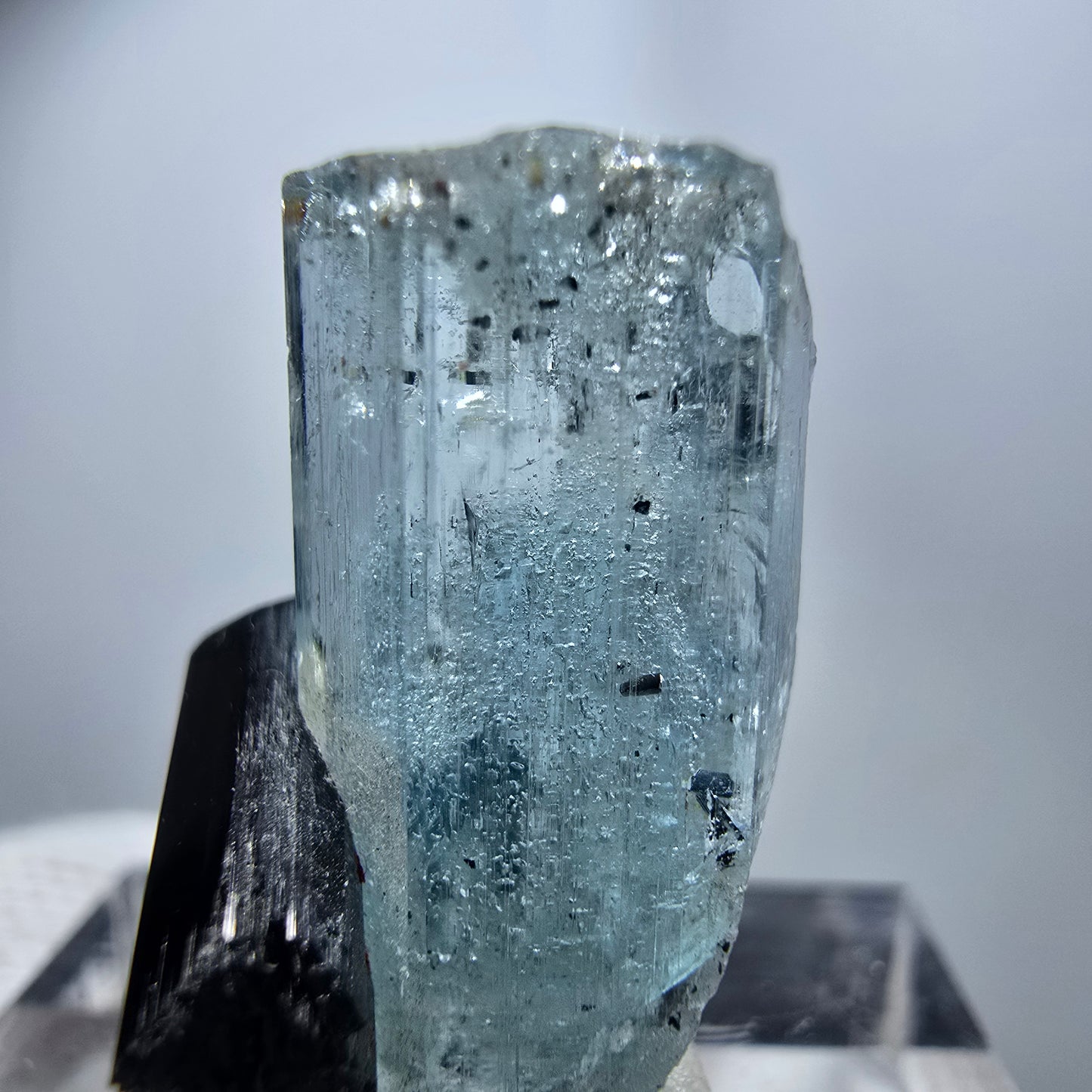 Seltener Aquamarin X mit Schörl Turmalin Erongo, Namibia 23*14*13mm