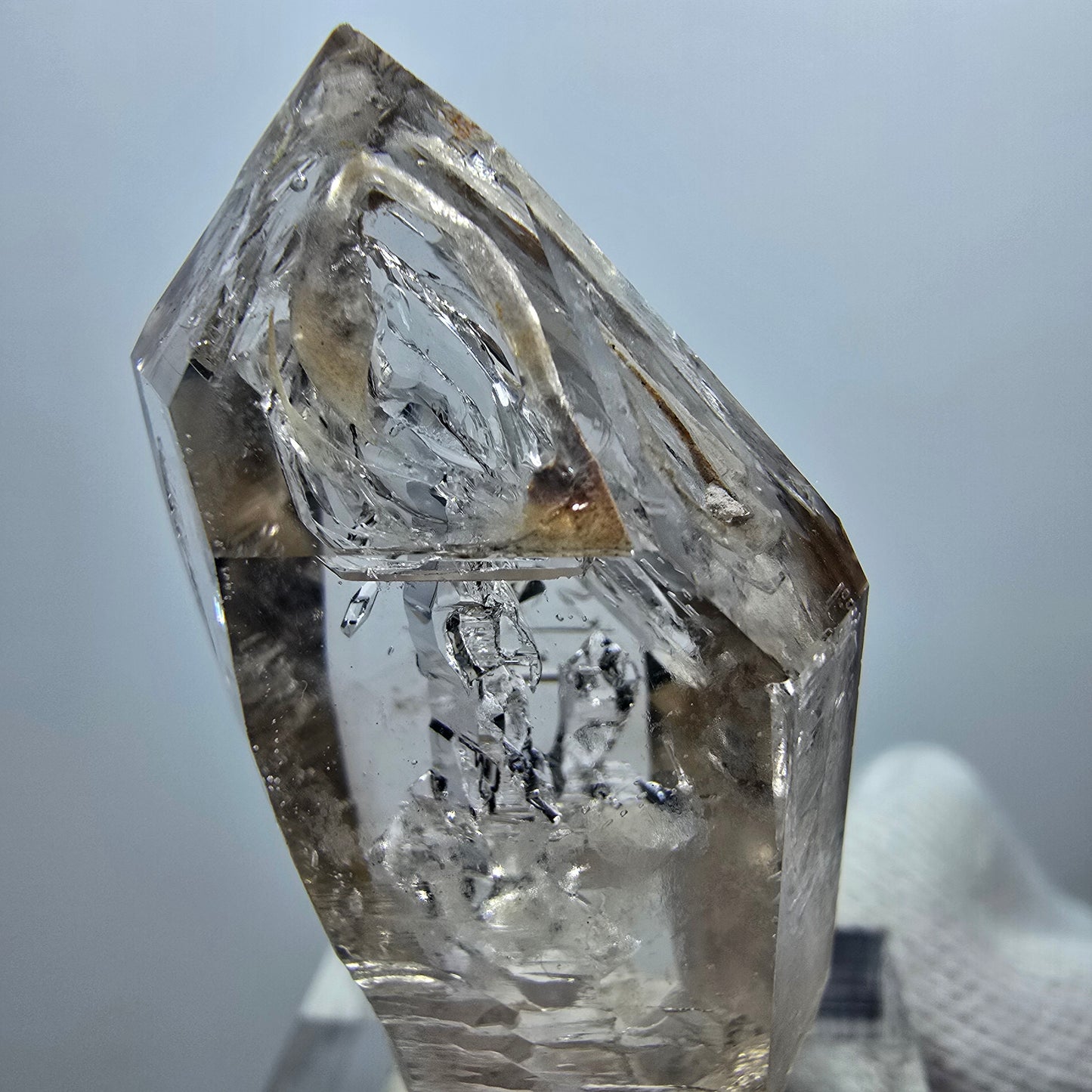 Pointe de quartz fumé Enhydro Phantom, 1x Bubble Goboboseb, Namibie 42 x 21 x 20 mm