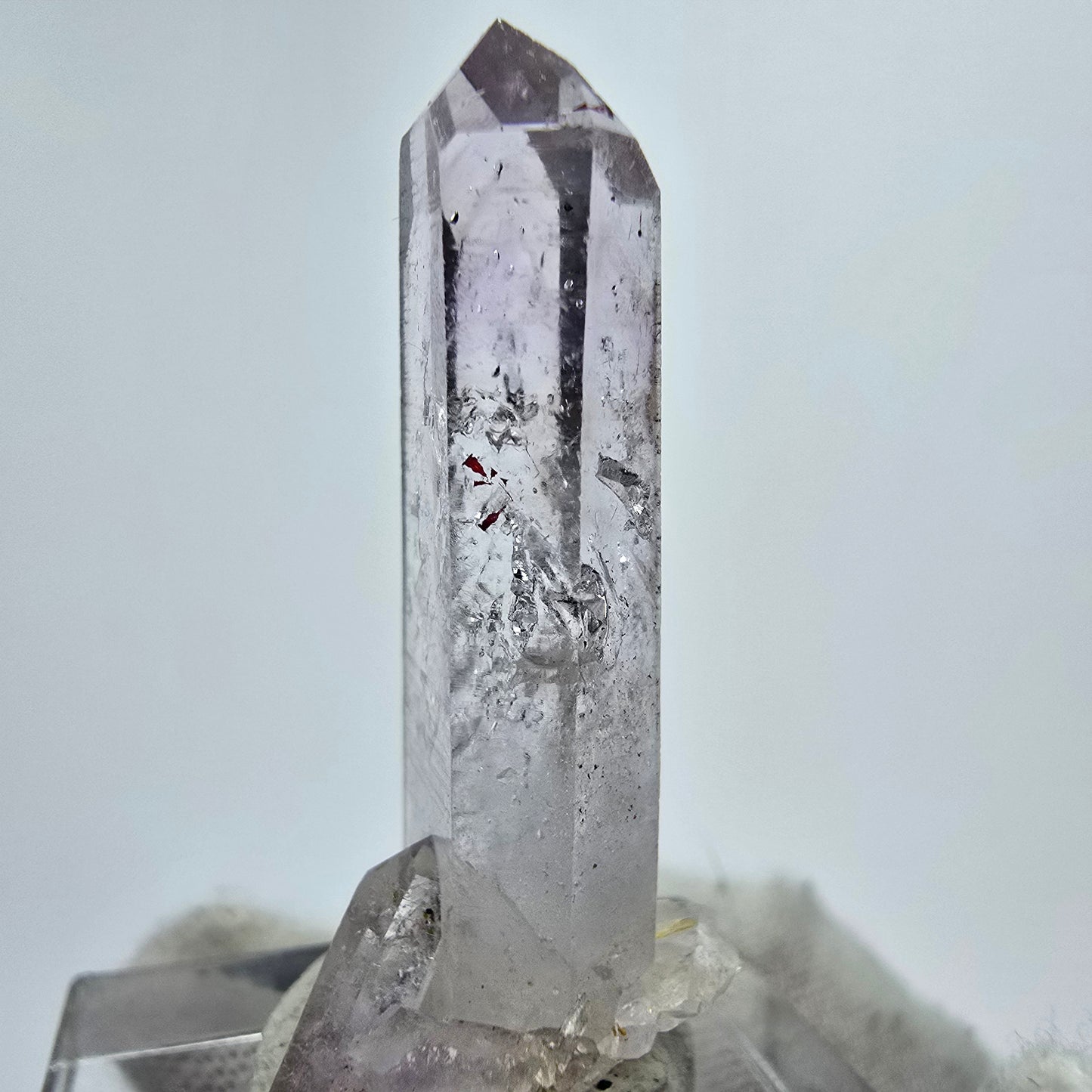 Enhydro Phantom Amethyst, 2x Blase Streep Mine Goboboseb Namibia 36*17*13mm