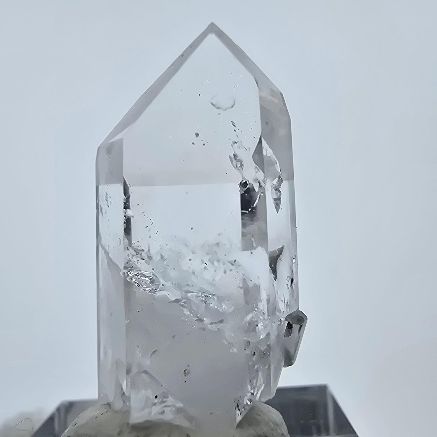 Enhydro Quarz Kristallspitze, 1x Blase Streep Mine Goboboseb, Namibia 32*16*11mm
