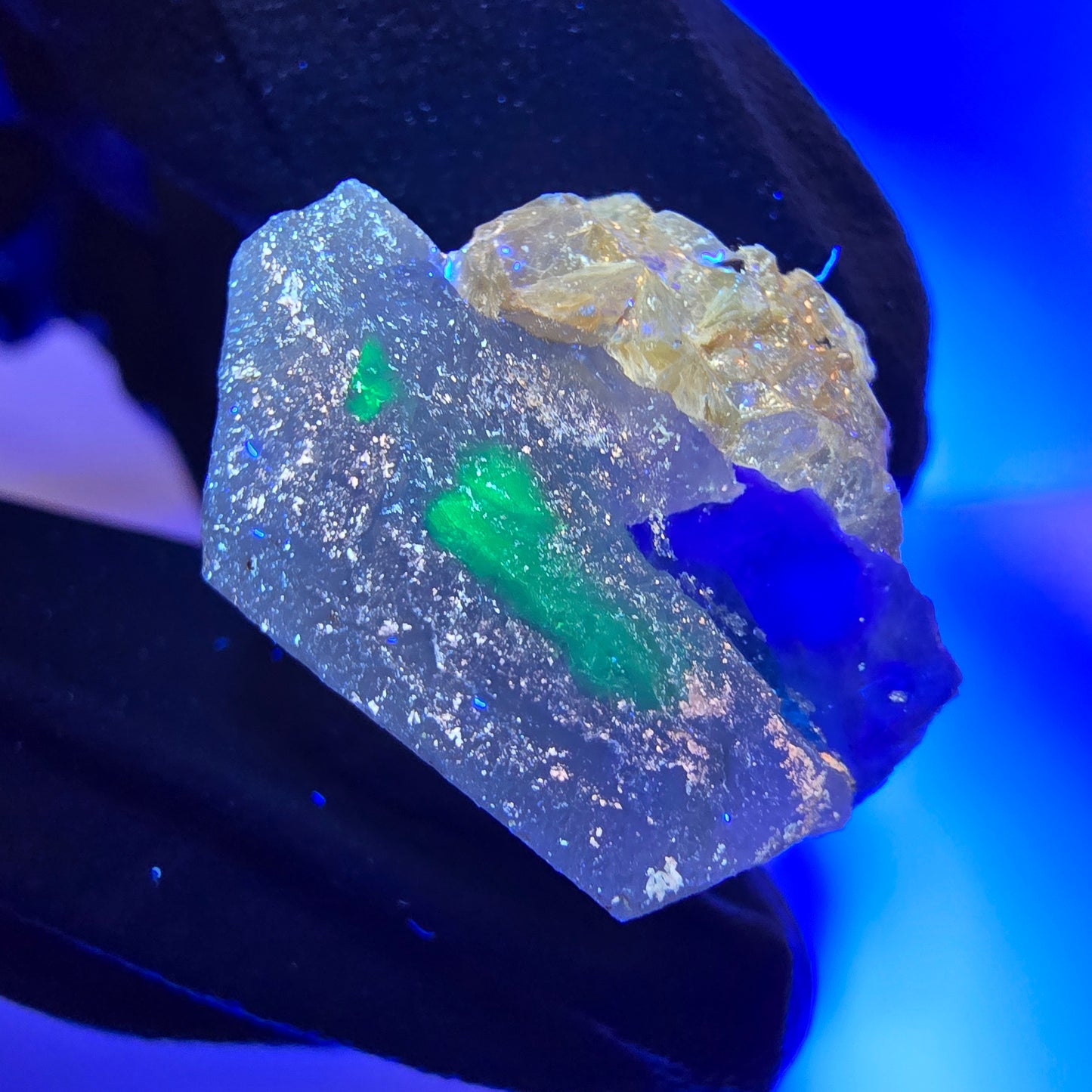 Fluorite fantôme, quartz fumé, hyalite, tourmaline de Schörl, muscovite, Erongo, Namibie, 23 x 19 x 15 mm