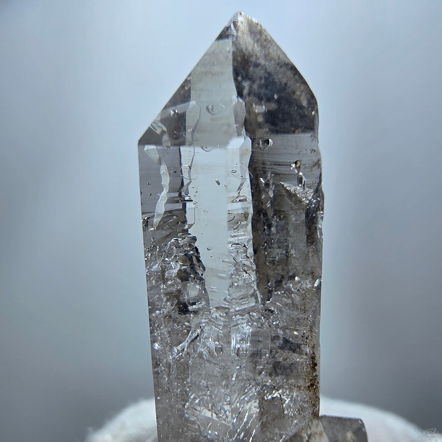 Enhydro Phantom Rauchquarz Spitze, 2x Blase Goboboseb, Namibia 41*17*15mm