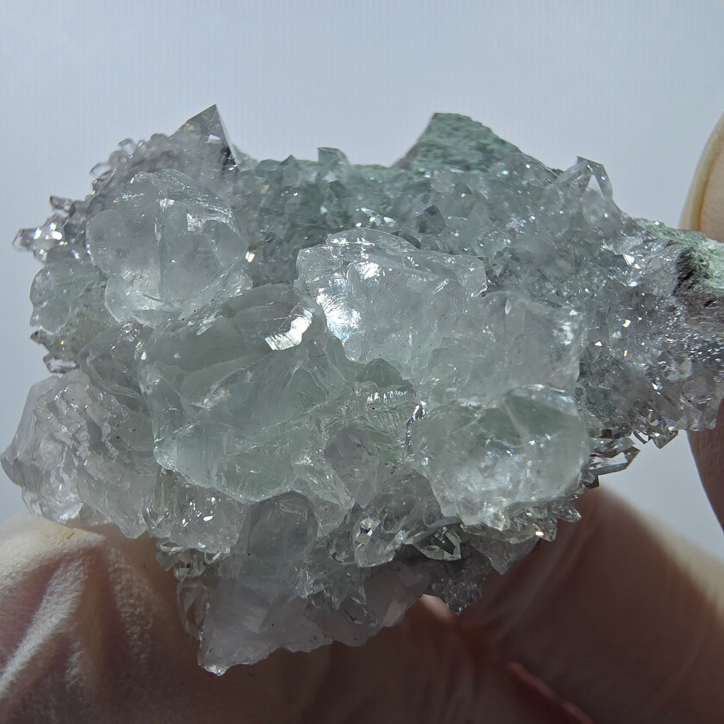 Amas de quartz rare en forme d'étoile de calcite UV, mine Streep, Gobobo, Namibie, 47 x 38 x 21 mm