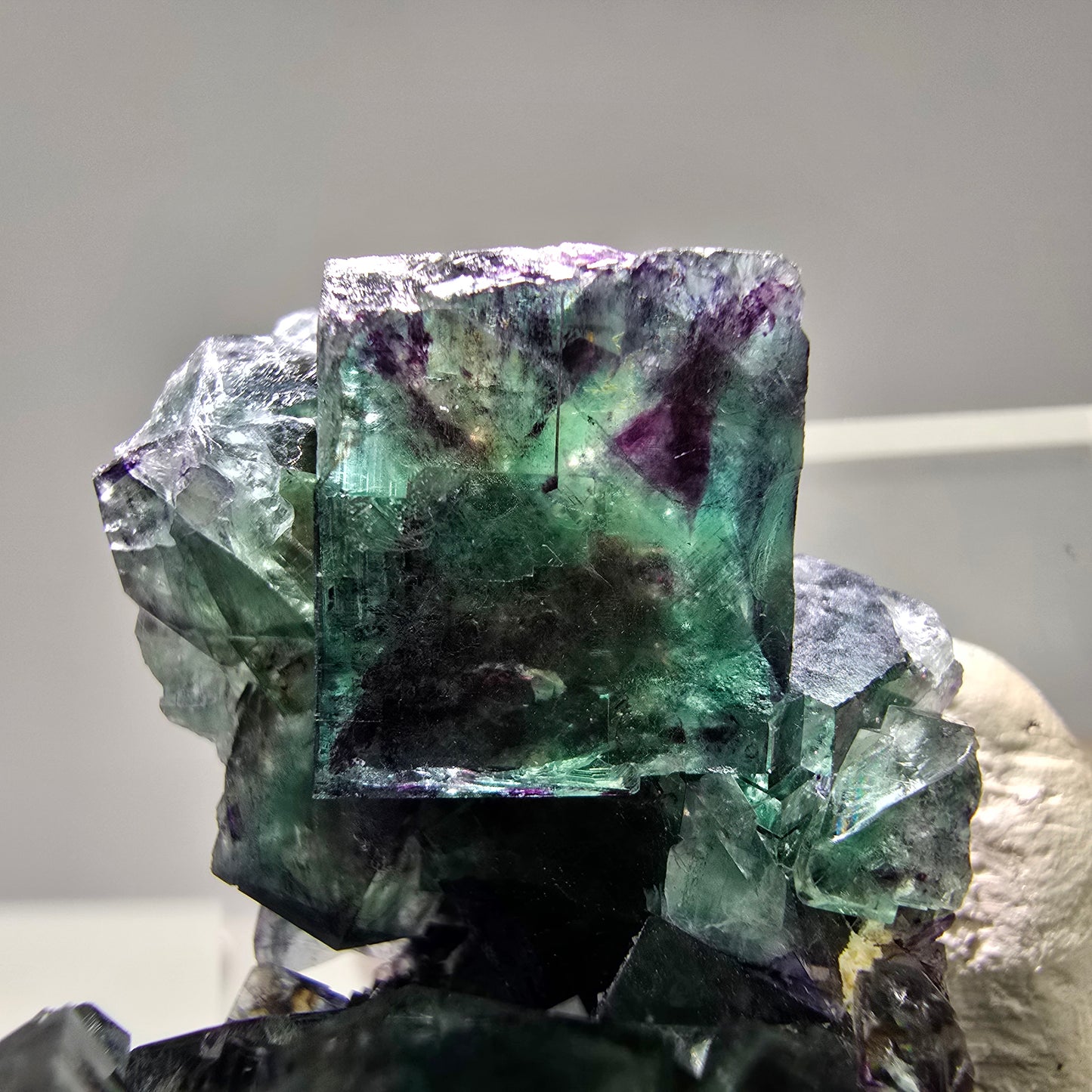 Seltene Phantom Fluorit Würfel Stufe grün lila zonar Okorusu, Namibia 57*49*26mm