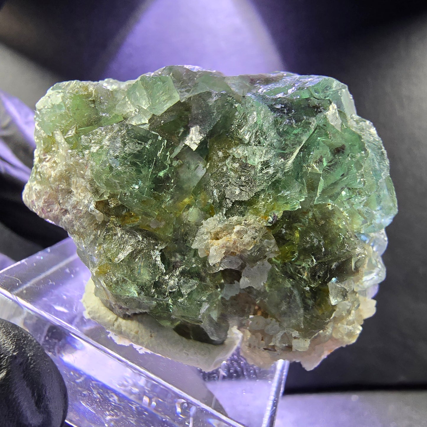 Seltene Fluorit XX Würfel Stufe grün mit Einschlüssen 36*28*13mm Okorusu Namibia