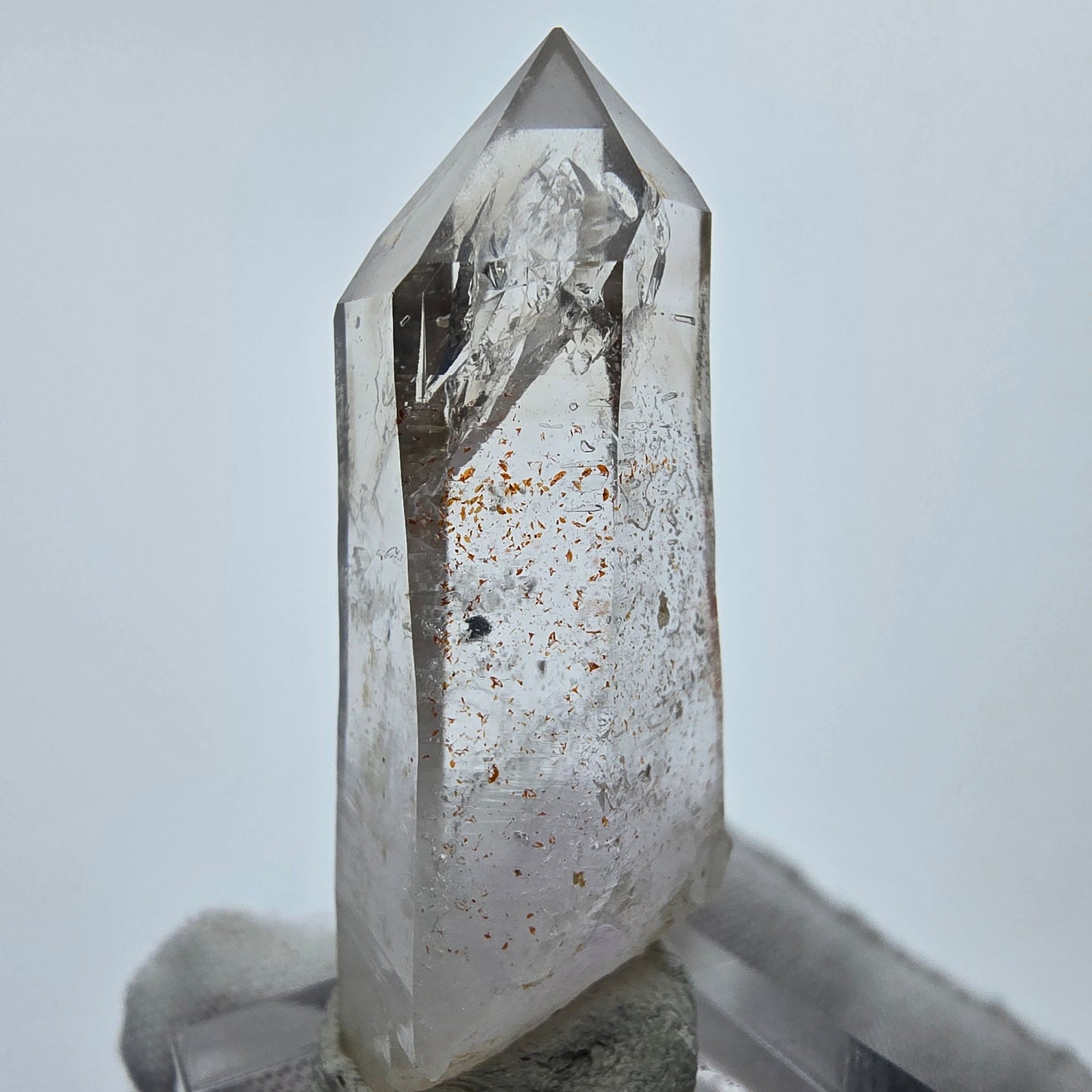 Pointe de sceptre en quartz fumé Enhydro transparent 1x Bubble Goboboseb, Namibie 46*19*16mm