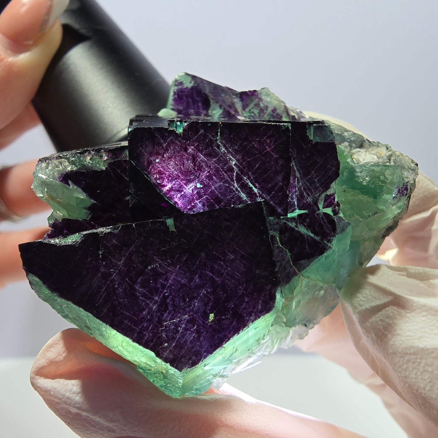 Spécimen de cube de fluorite fantôme vert violet zonal 11:11 Angel Pocket, Namibie 52*46*25mm