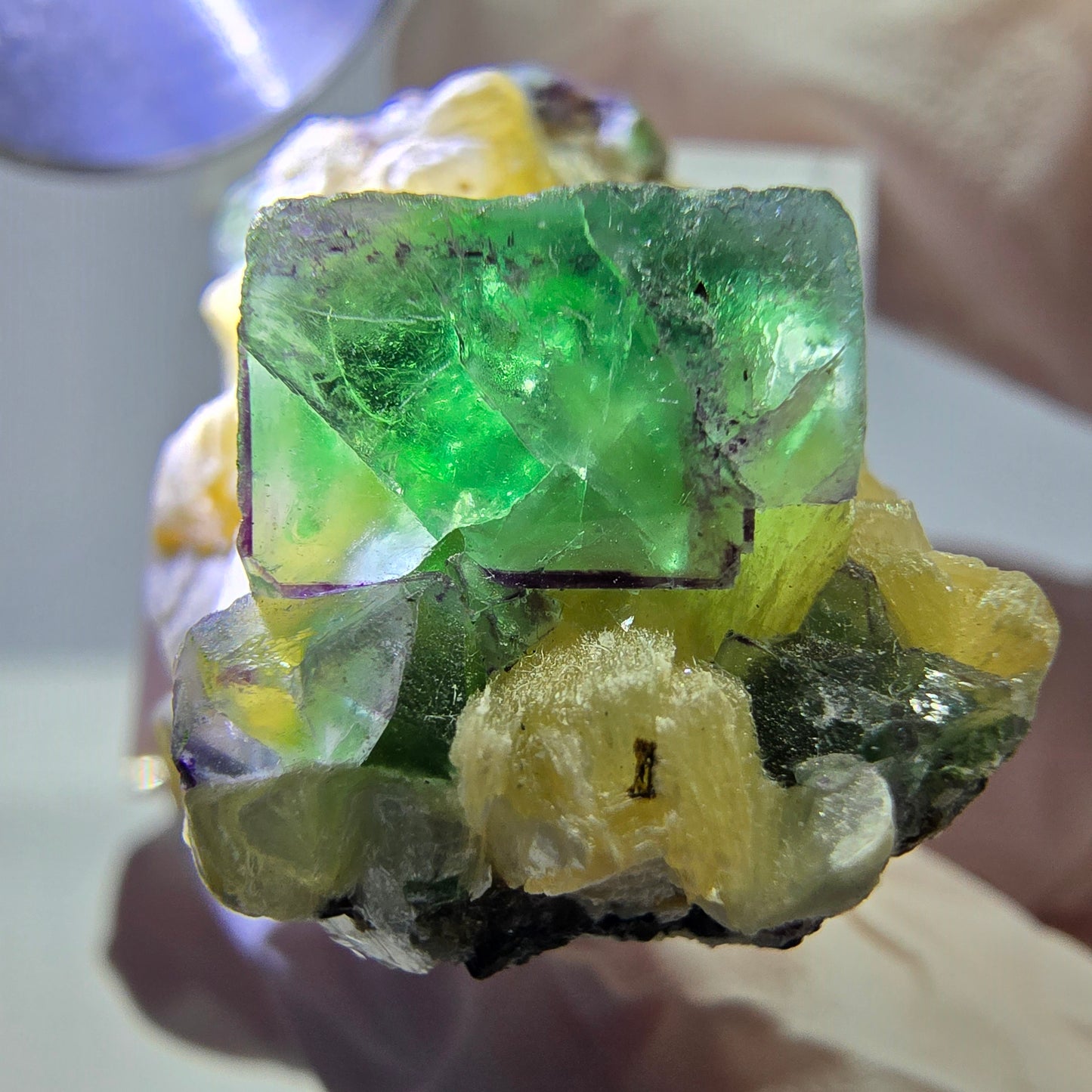 Cube de fluorite fantôme, zonal, muscovite, spécimen de tourmaline Schorl, Erongo, Namibie, 35 x 21 x 20 mm