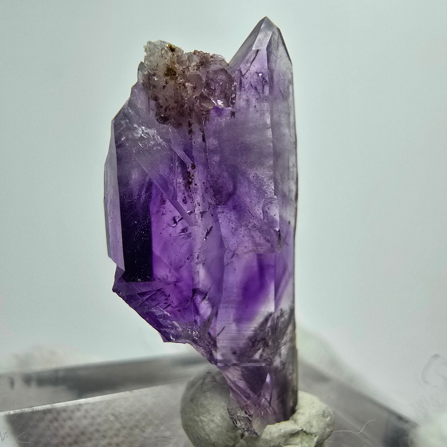 Cristal de sceptre d'améthyste fantôme Goboboseb, Namibie 27*11*8mm Collection de minéraux