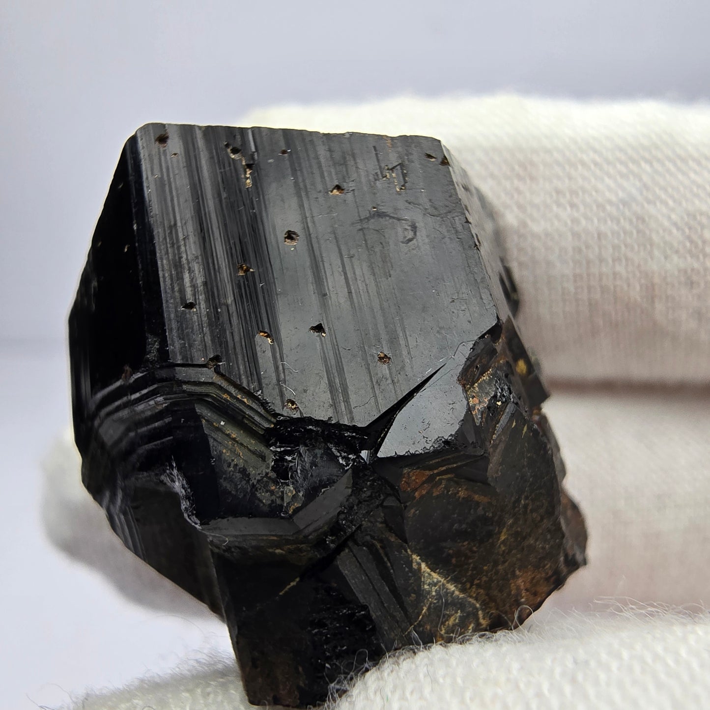 Symmetrischer Schörl Turmalin schwarz glänzend Erongo, Namibia 24*23*20mm