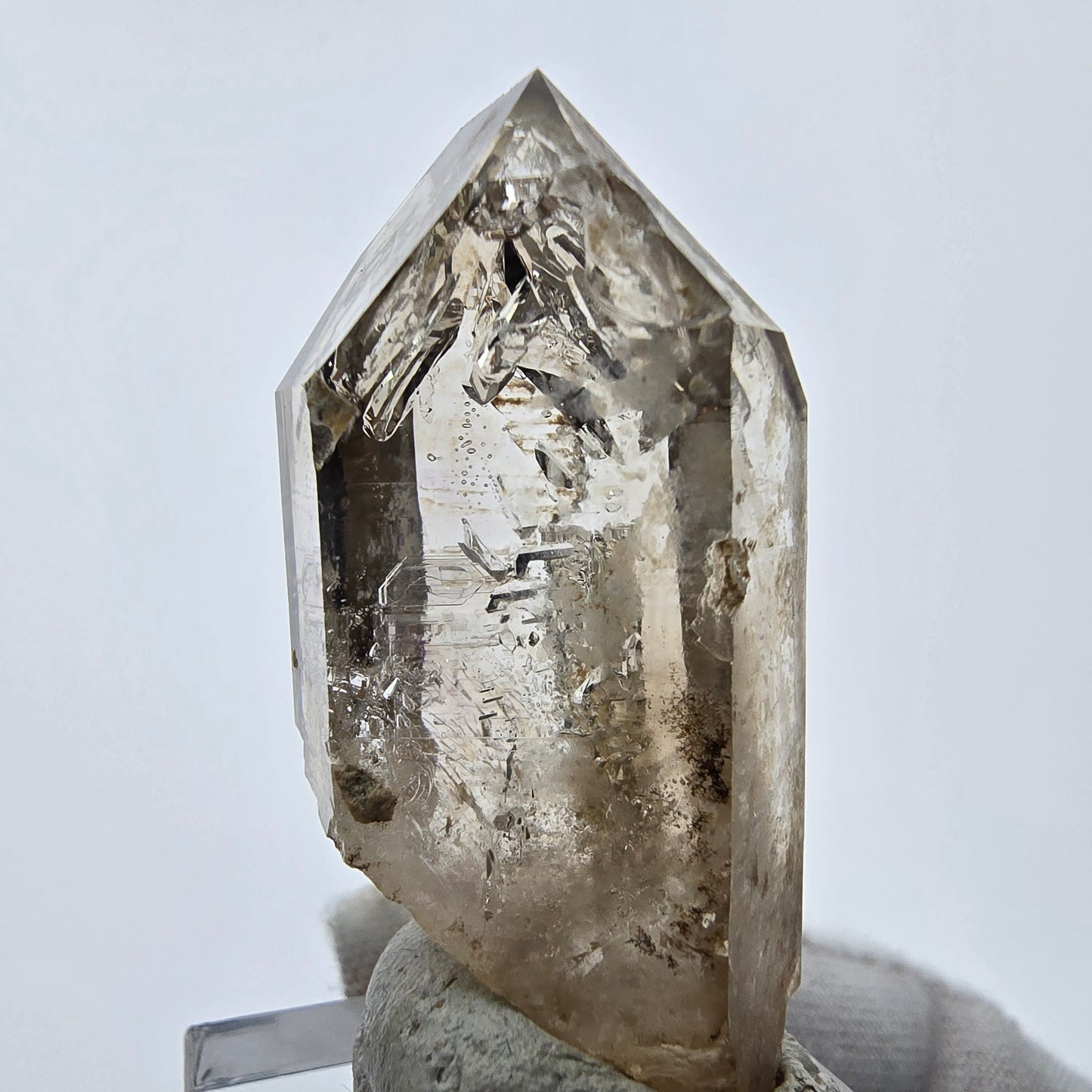 Rare Enhydro Phantom Smoky Quartz Point 3x Bubble Goboboseb, Namibie 45*21*14mm