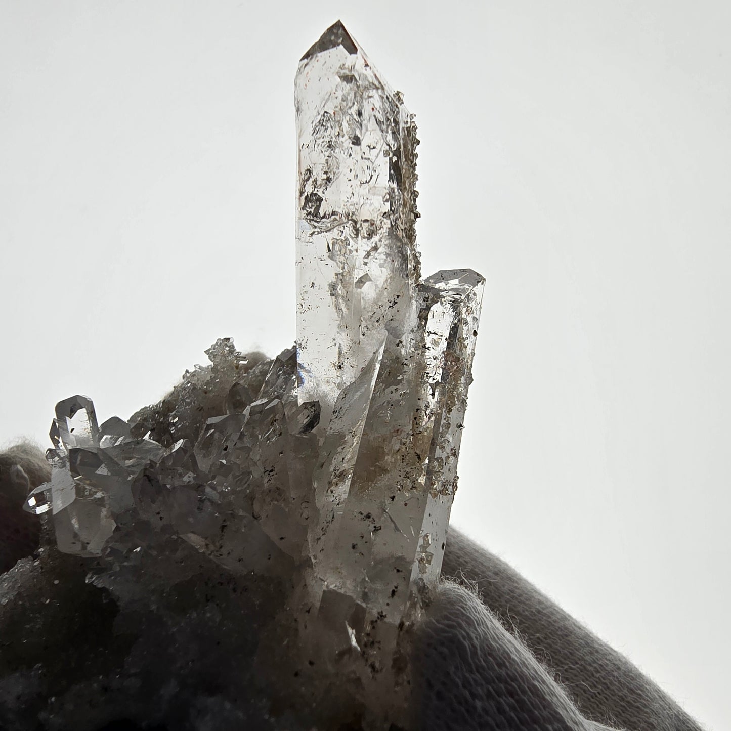 Quartz fumé hématite Enhydro, matrice de calcite, pochette Valentine 3 bulles, Namibie 58 x 46 x 29 mm