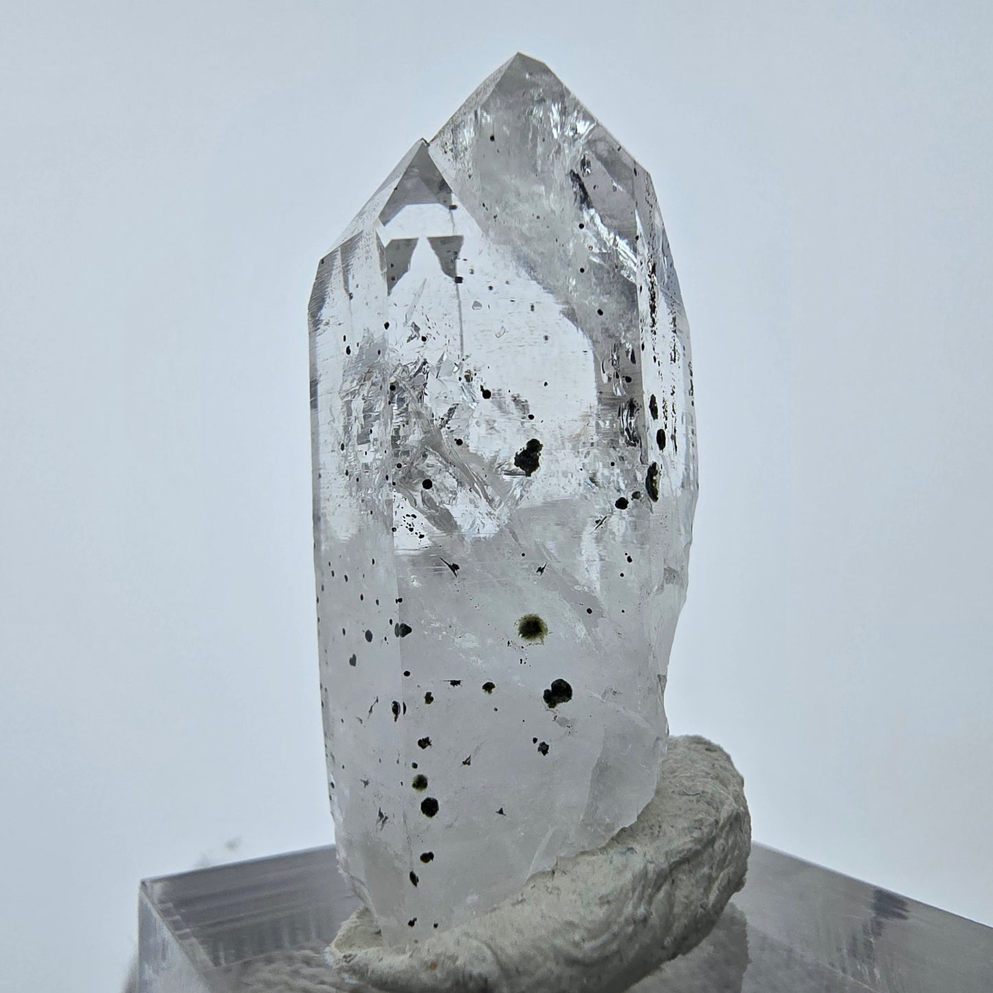 Cristal de quartz hématite fantôme transparent, Streep Mine, Goboboseb, Namibie, 35 x 19 x 16 mm