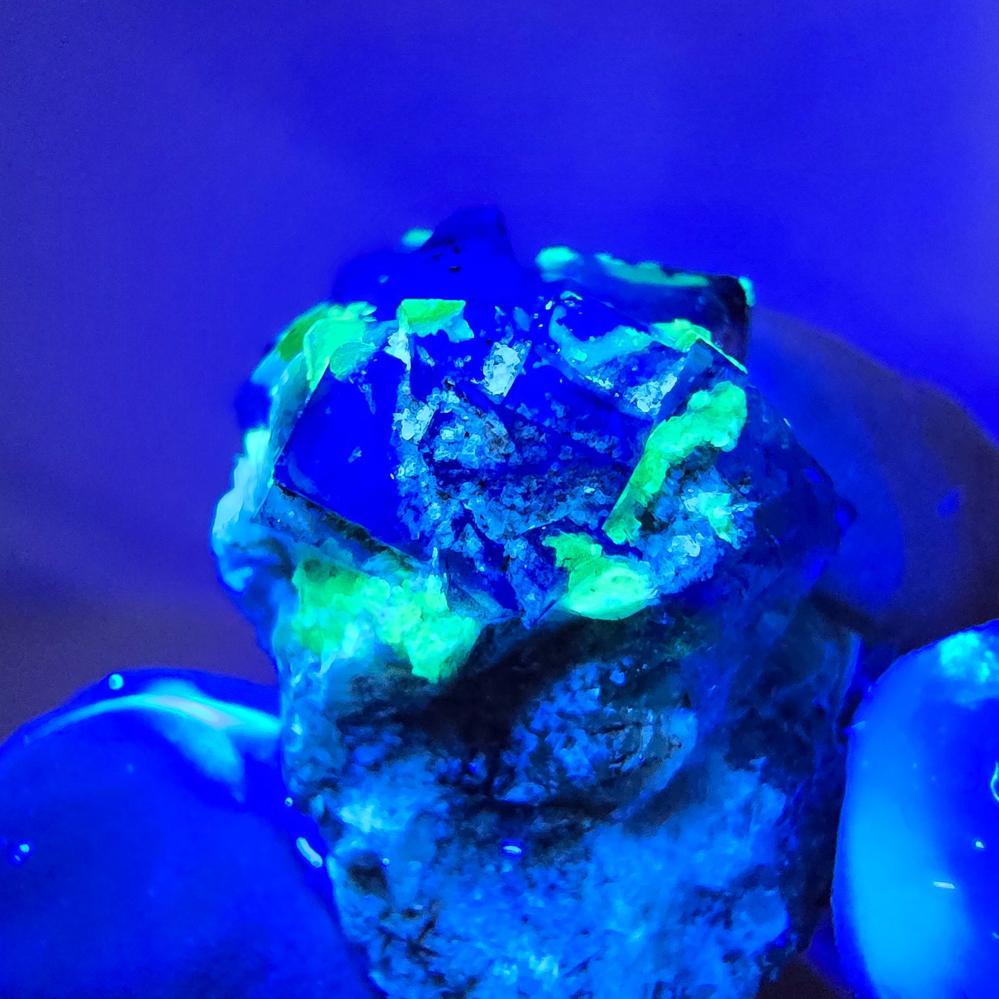 Fluorite fantôme, quartz fumé, hyalite, tourmaline Schörl, muscovite, Erongo, Namibie, 24 x 15 x 16 mm