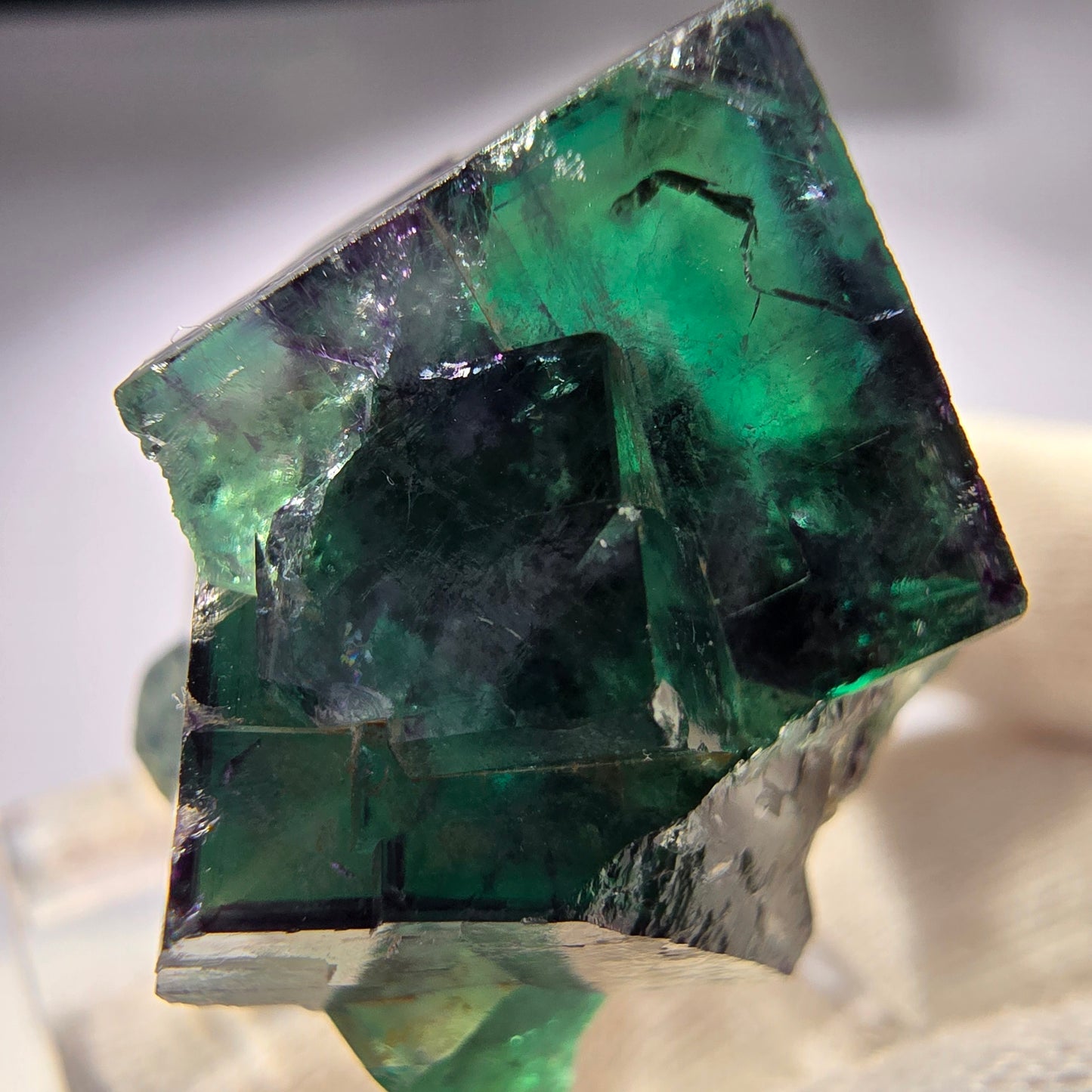 Seltene Phantom Fluorit Würfel Stufe zonal grün lila Okorusu, Namibia 38*28*24mm