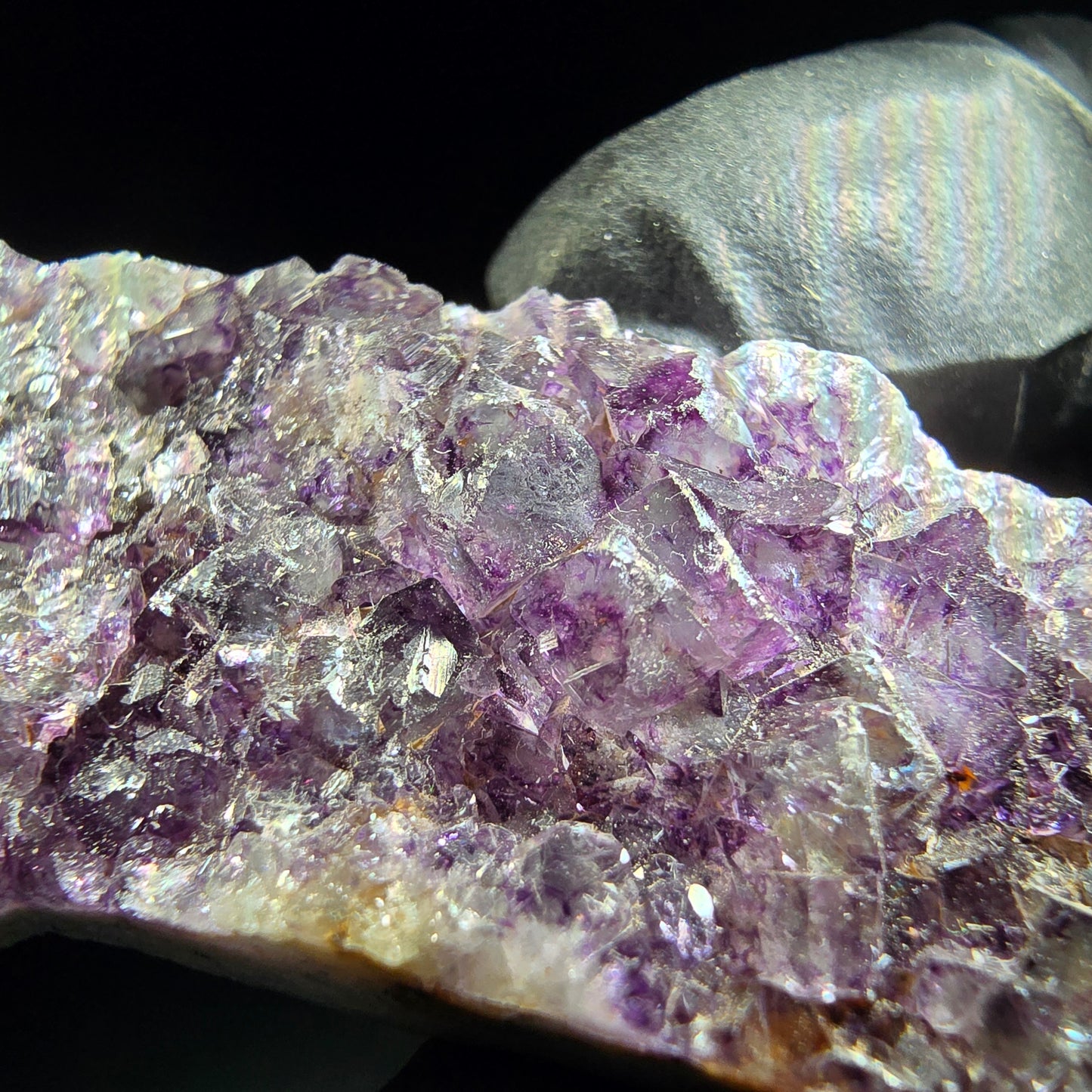 Zonare Fluorite Cube Tier Violet Blanc Okorusu, Namibie 64*23*10mm Collection