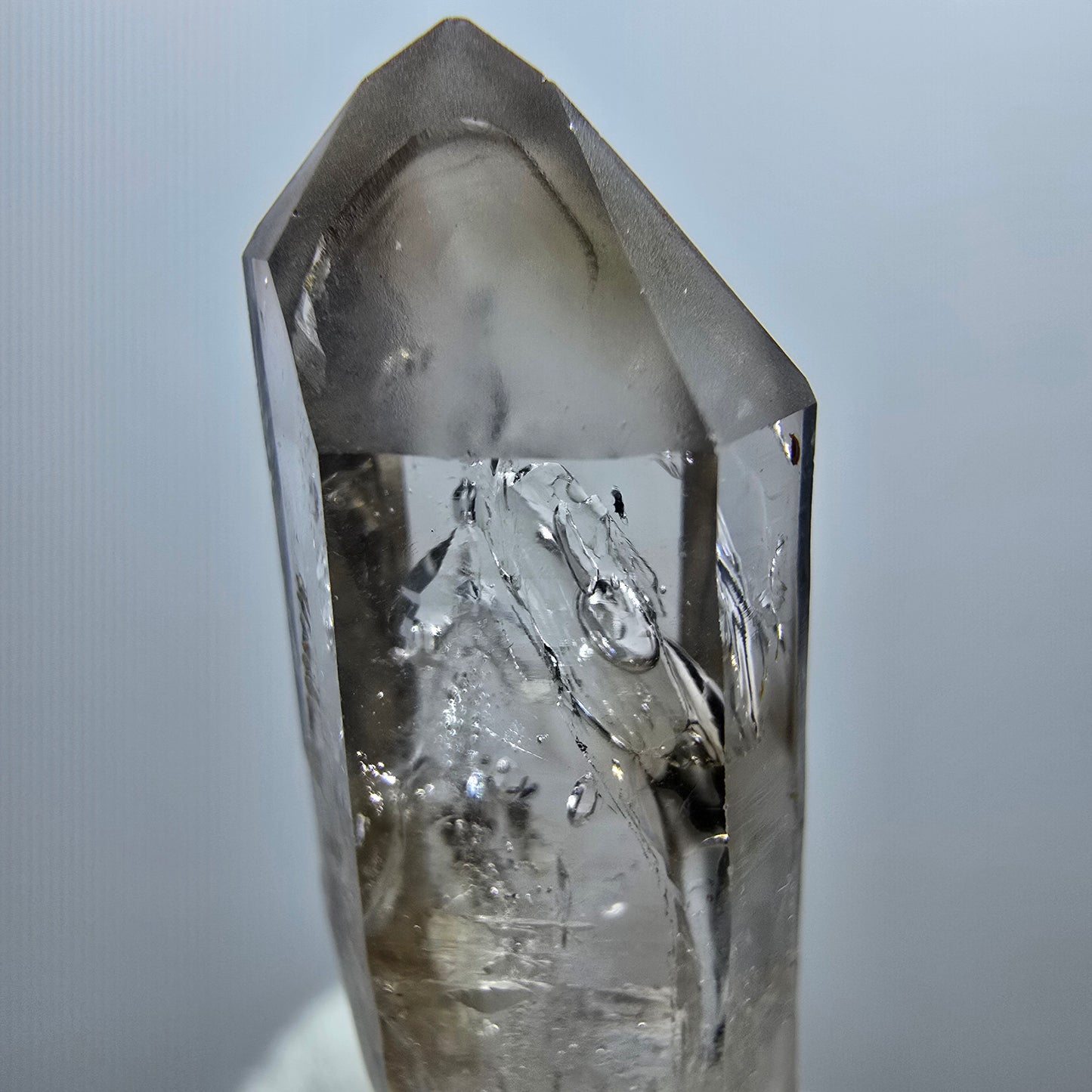 Quartz fumé fantôme transparent DT Scepter Point Goboboseb, Namibie 39 x 11 x 8 mm