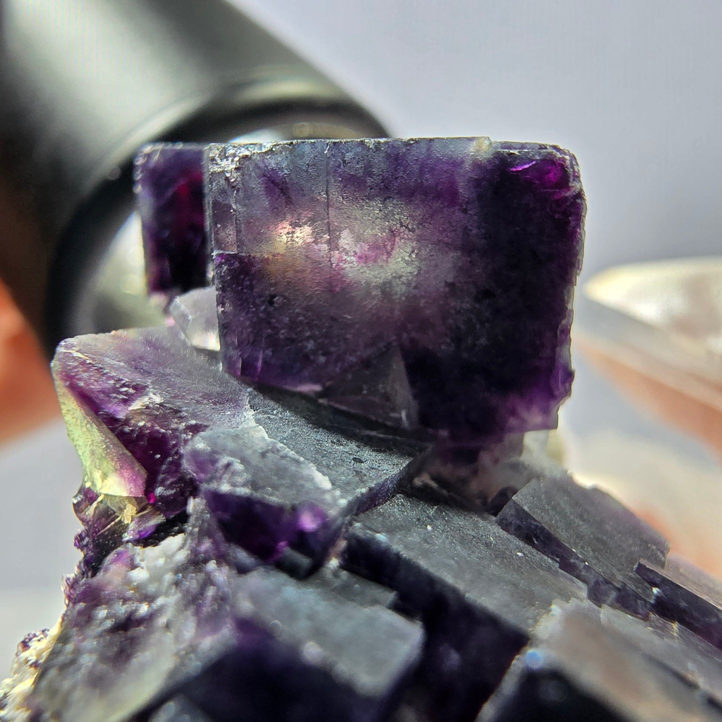 Spécimen rare de cube de fluorite, vert violet, Okorusu, Namibie 43 x 27 x 22 mm
