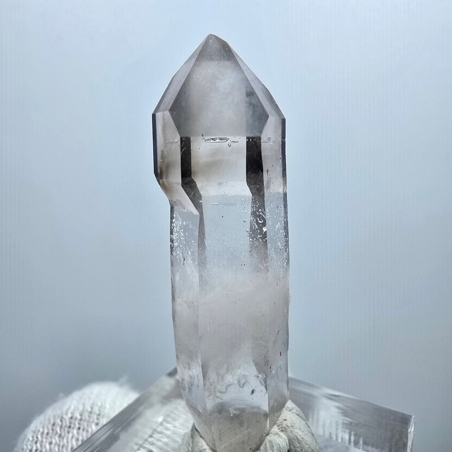 Quartz fumé fantôme transparent DT Scepter Point Goboboseb, Namibie 39 x 11 x 9 mm