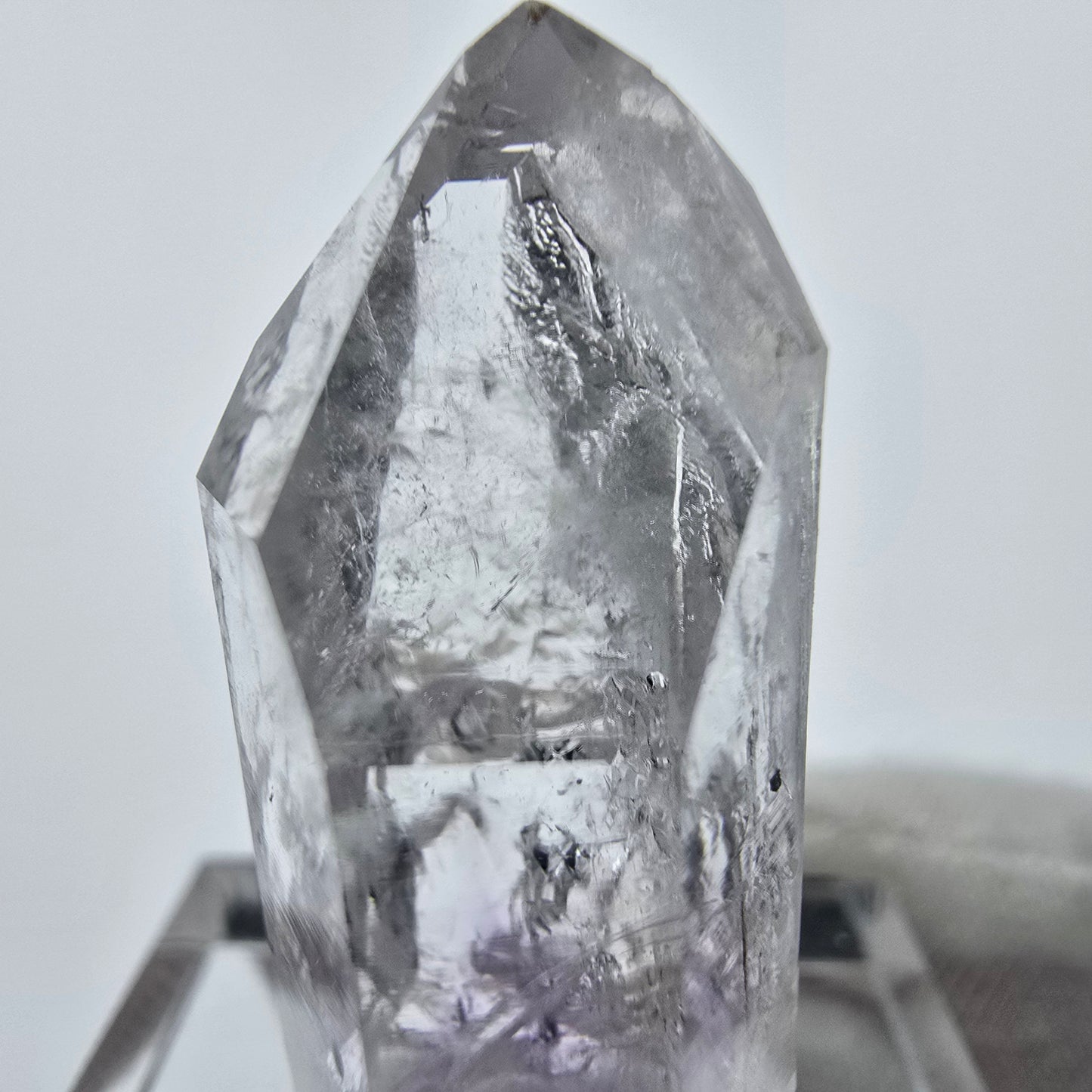 Klarer Amethyst Quarz grüne Einschlüsse Streep Mine Goboboseb Namibia 30*13*12mm